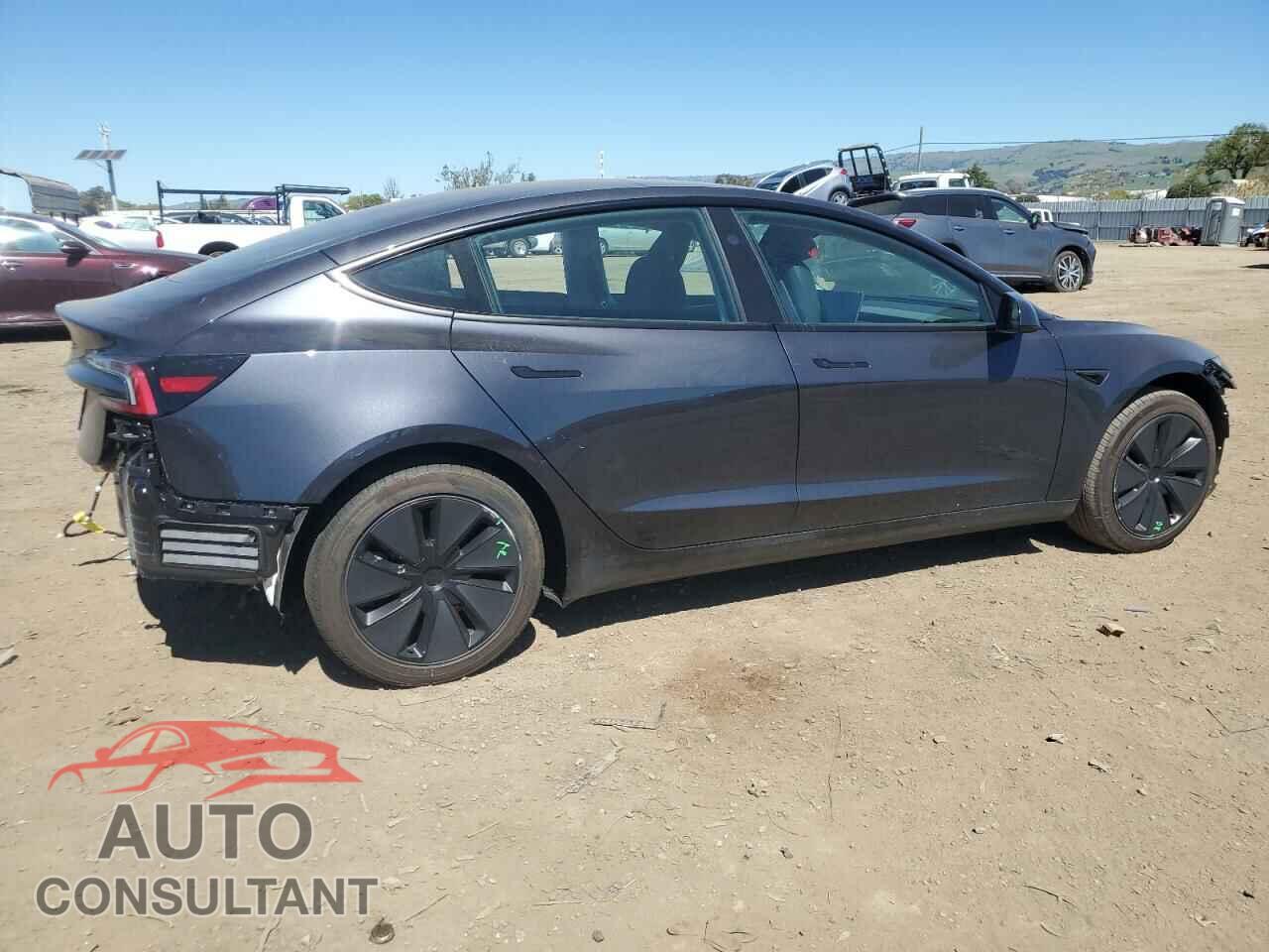 TESLA MODEL 3 2024 - 5YJ3E1EA4RF832865