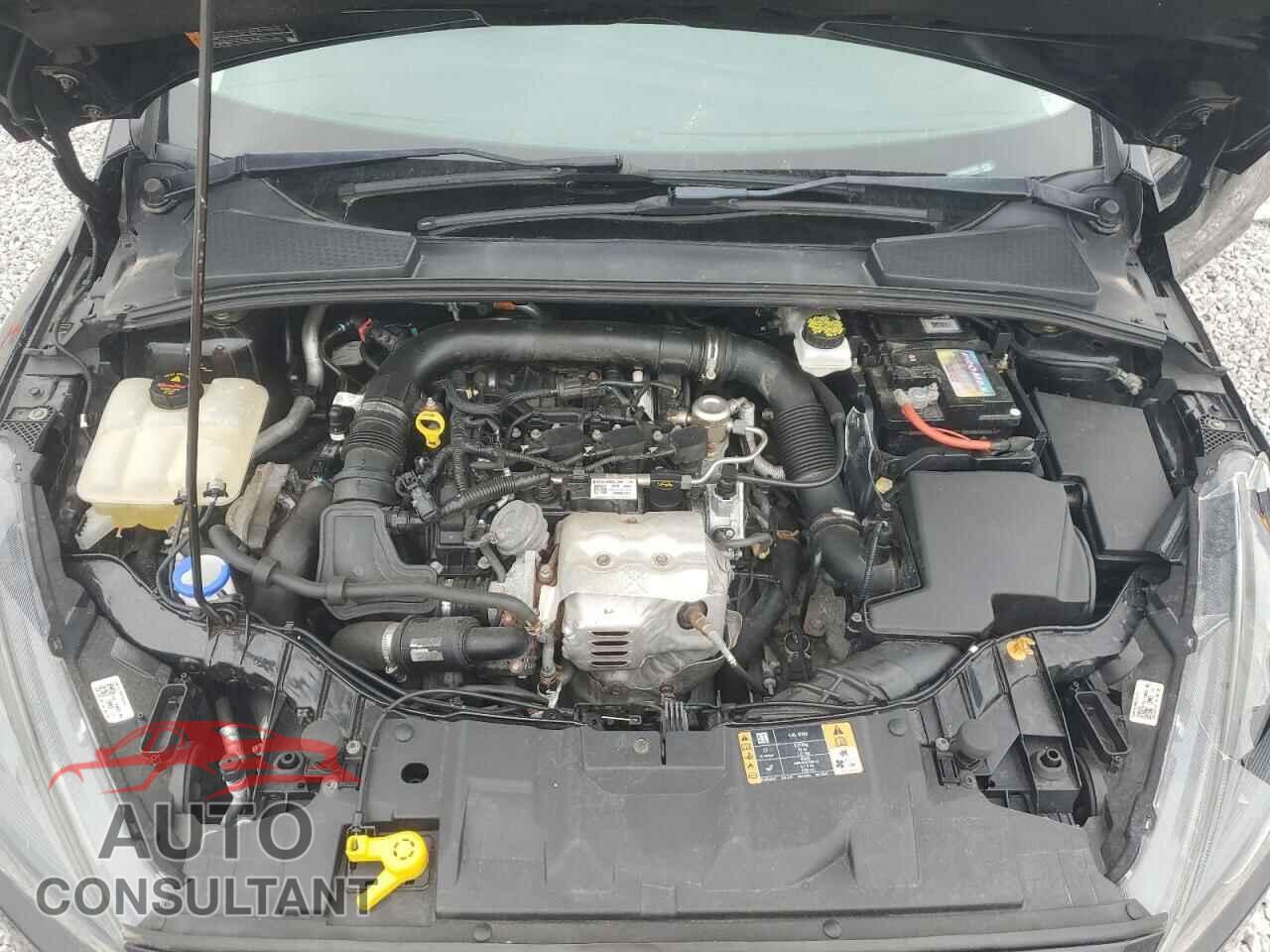 FORD FOCUS 2018 - 1FADP3FE0JL318465