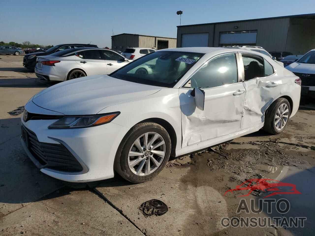 TOYOTA CAMRY 2021 - 4T1C11AK4MU551607