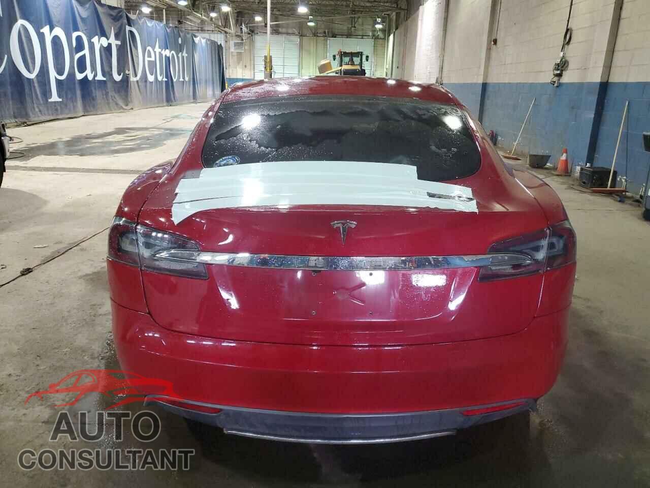 TESLA MODEL S 2013 - 5YJSA1CNXDFP09352