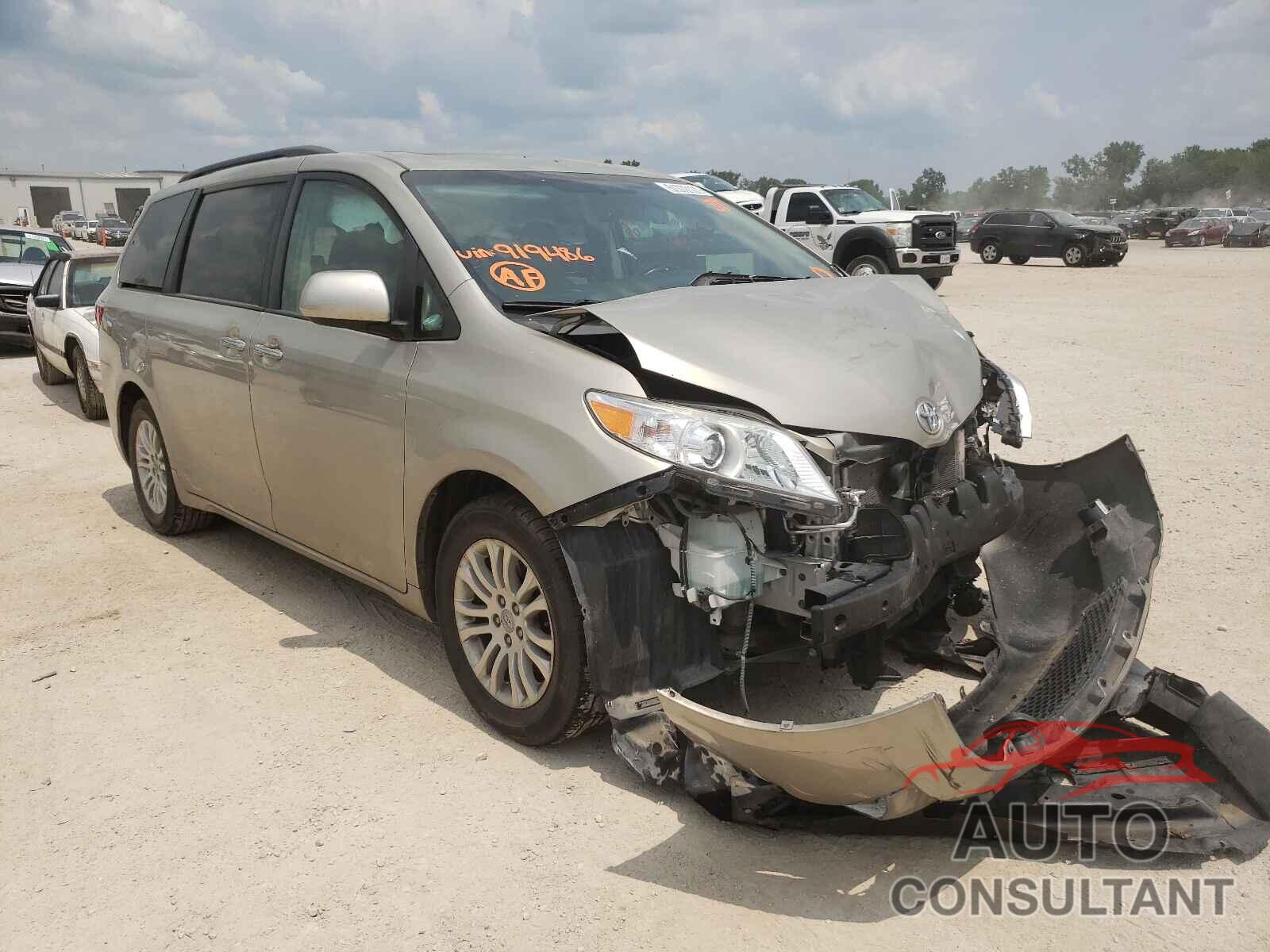 TOYOTA SIENNA 2017 - 5TDYZ3DC2HS804159