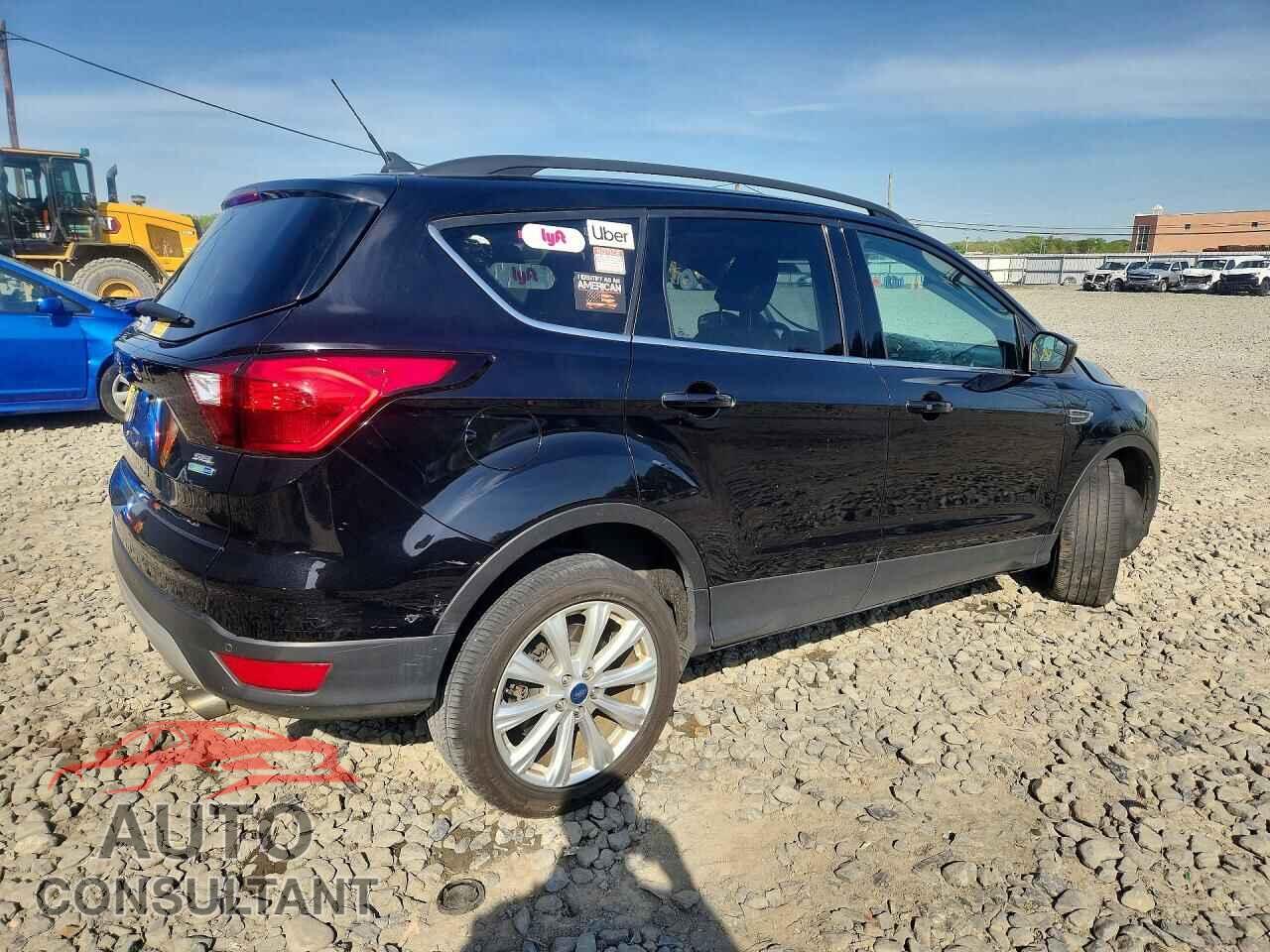FORD ESCAPE 2019 - 1FMCU9HD1KUC17853