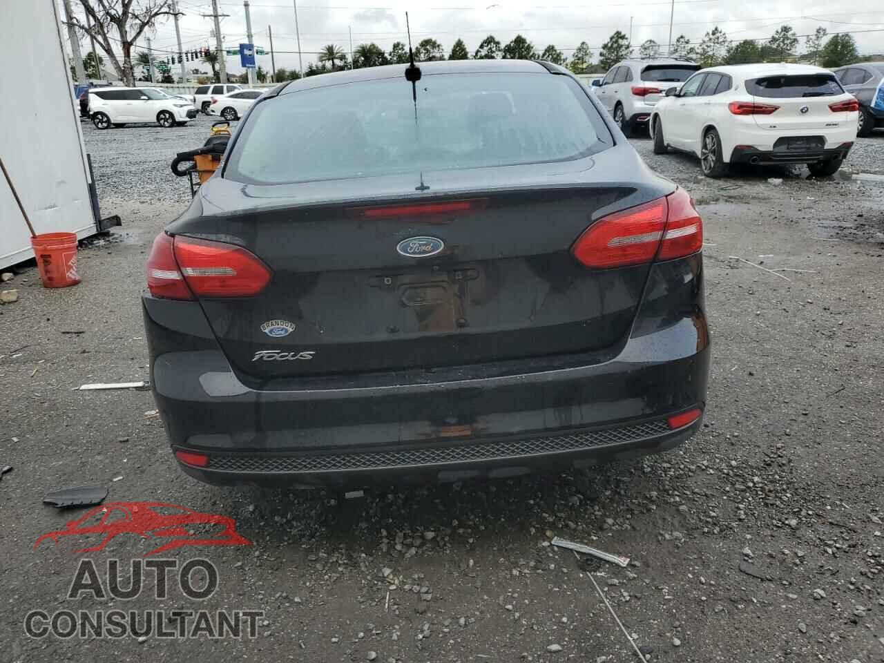 FORD FOCUS 2017 - 1FADP3E21HL212818