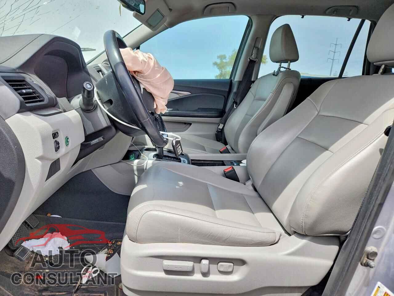 HONDA PILOT 2017 - 5FNYF6H87HB032102