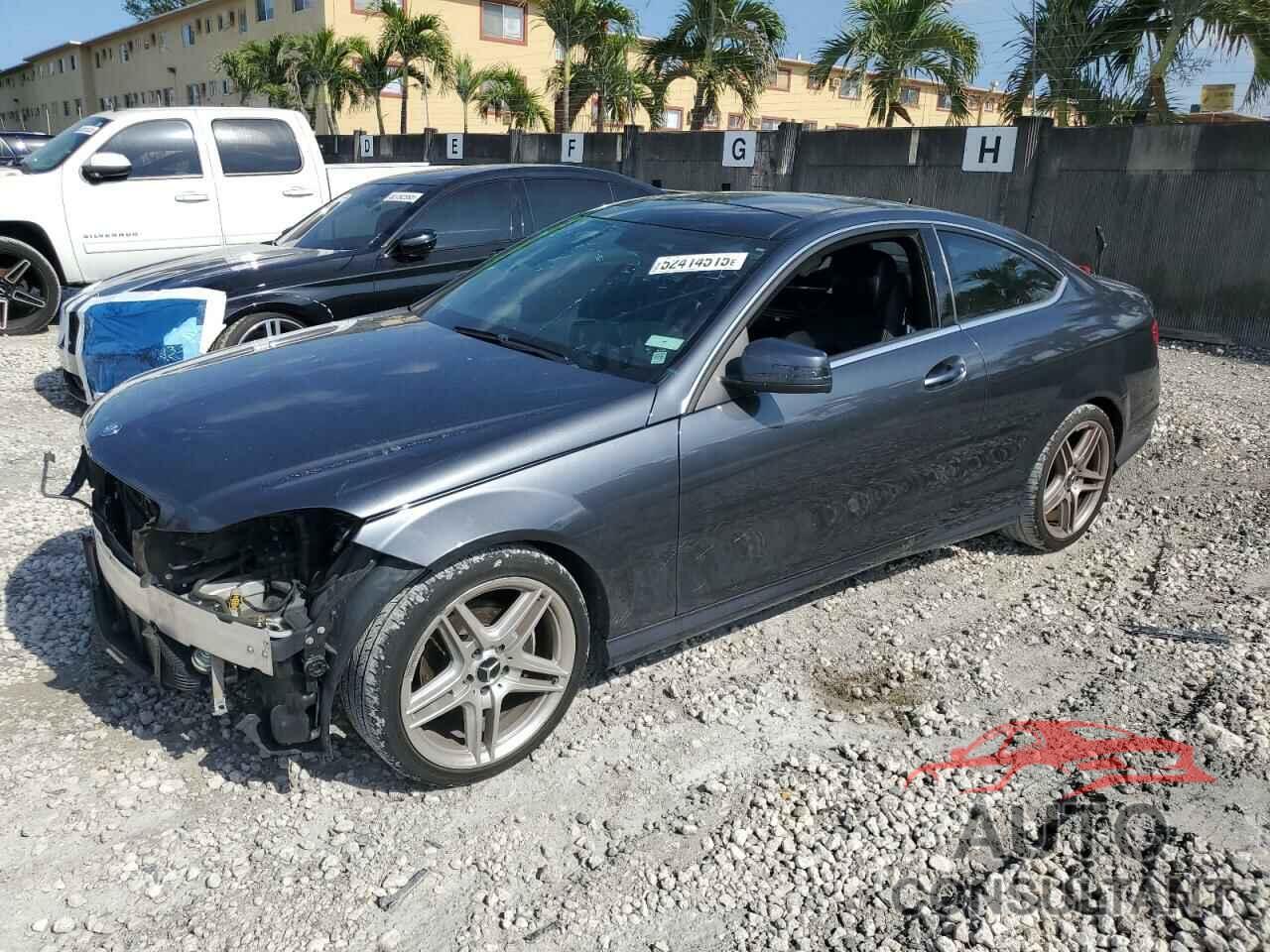 MERCEDES-BENZ C-CLASS 2013 - WDDGJ4HB5DG046015