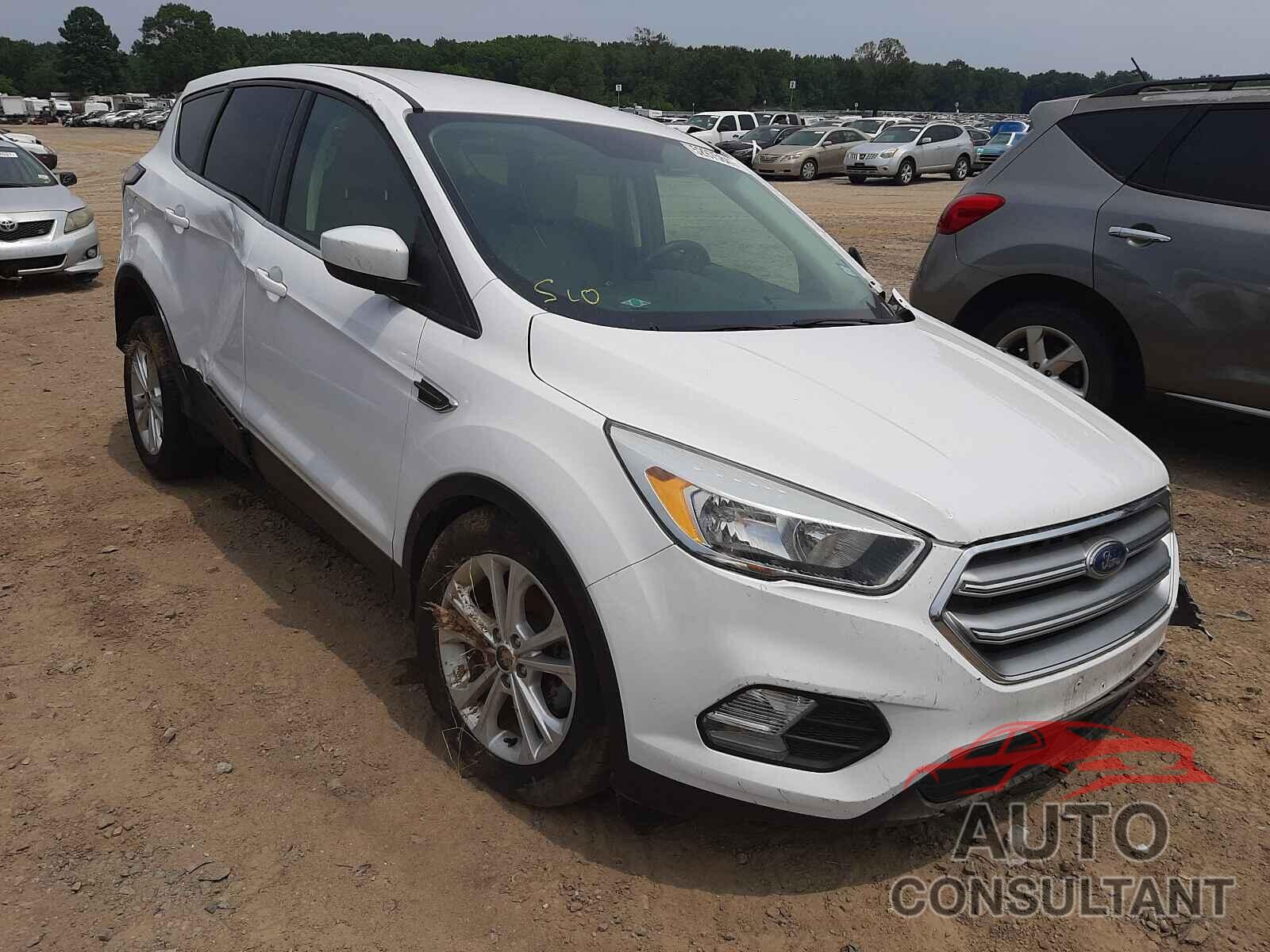 FORD ESCAPE 2017 - 1FMCU0GD2HUC28625