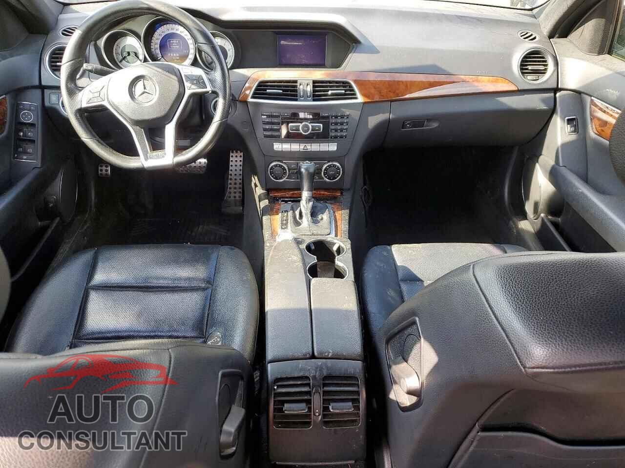 MERCEDES-BENZ C-CLASS 2012 - WDDGF8BB1CA708689