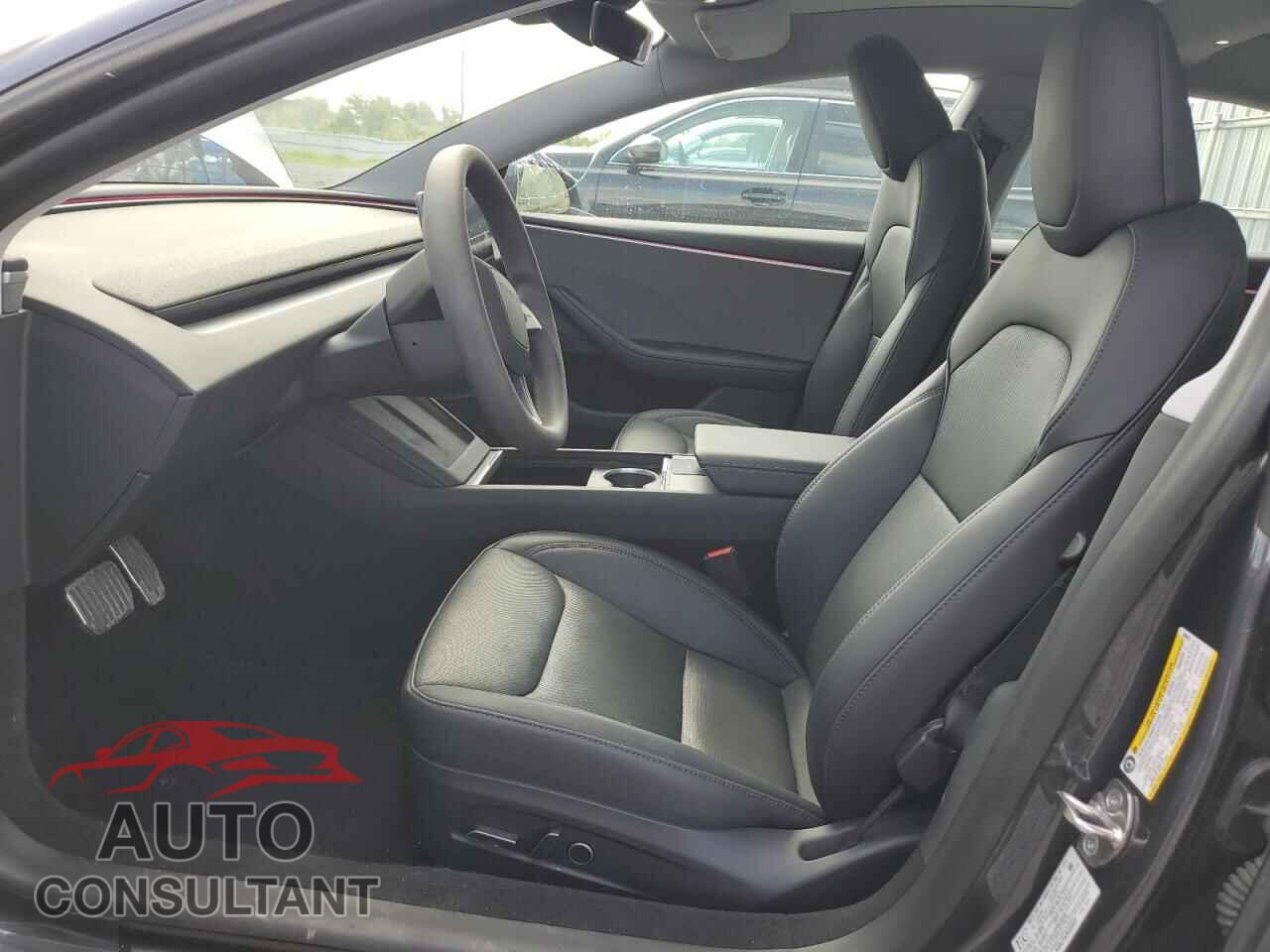 TESLA MODEL 3 2024 - LRW3E7FA2RC089456