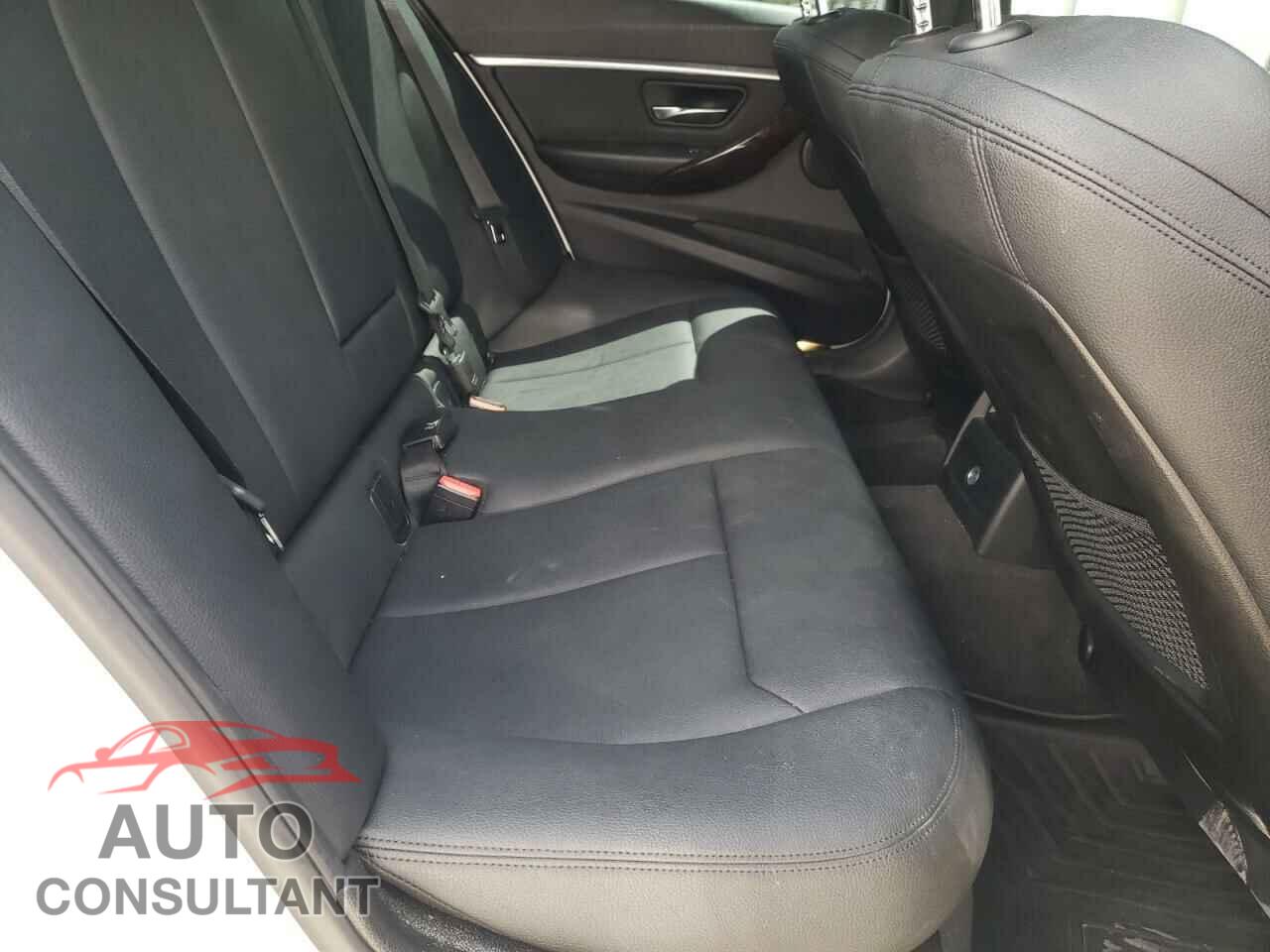 BMW 3 SERIES 2016 - WBA8E9G57GNU27616