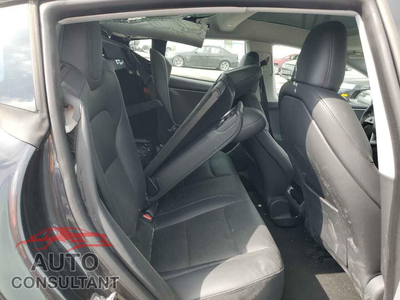 TESLA MODEL 3 2024 - 5YJ3E1EA3RF741263