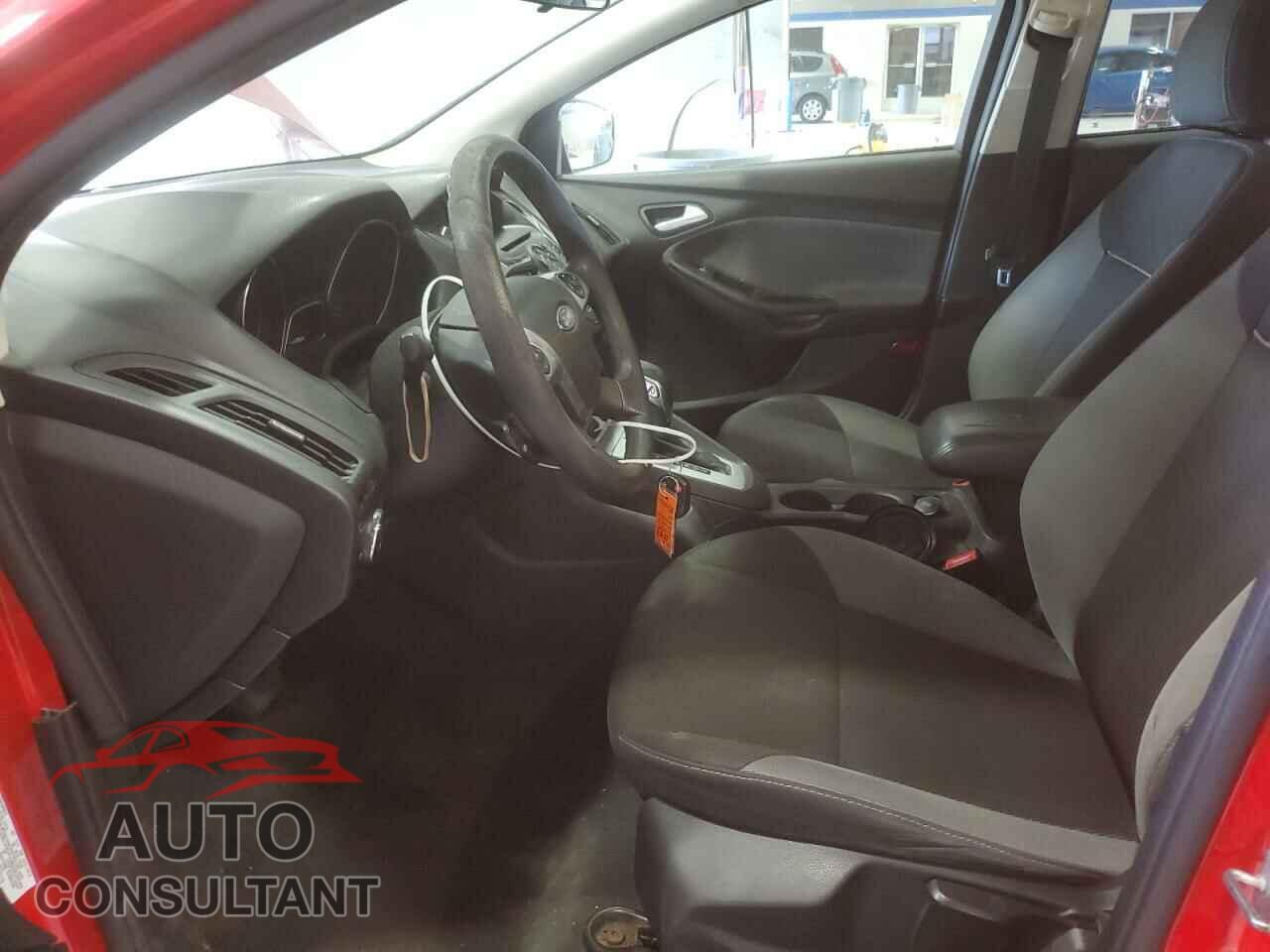 FORD FOCUS 2014 - 1FADP3F2XEL243947