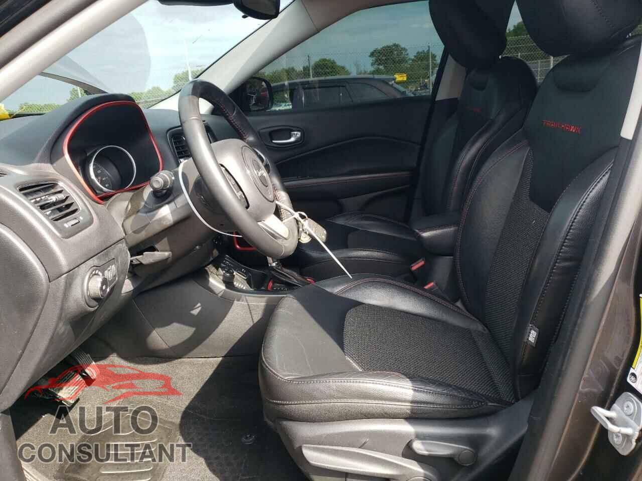 JEEP COMPASS 2018 - 3C4NJDDB2JT199093