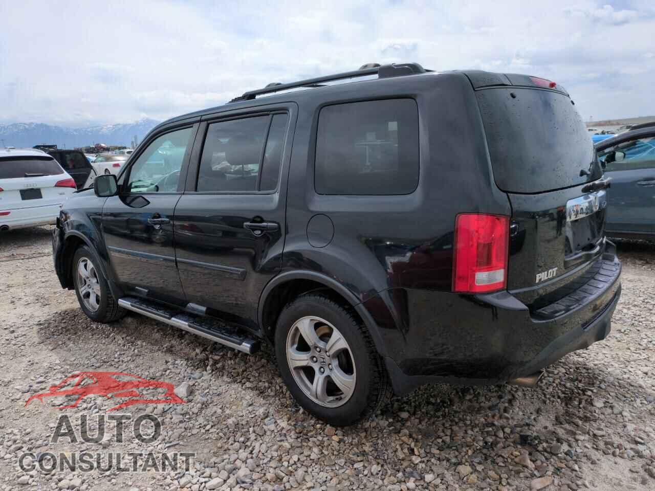 HONDA PILOT 2013 - 5FNYF4H50DB012682