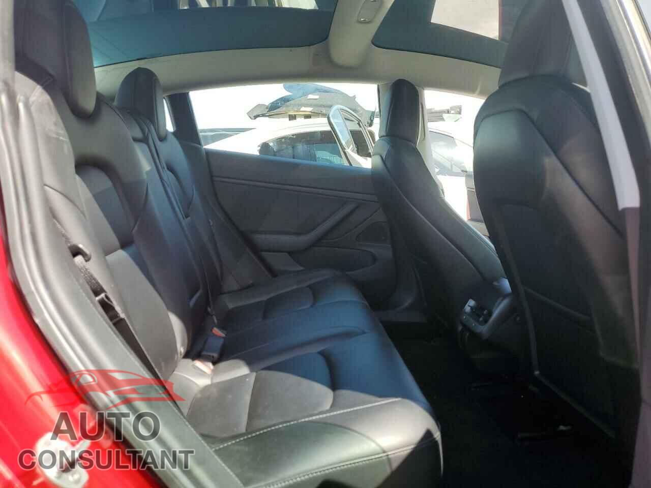 TESLA MODEL 3 2019 - 5YJ3E1EB4KF193868