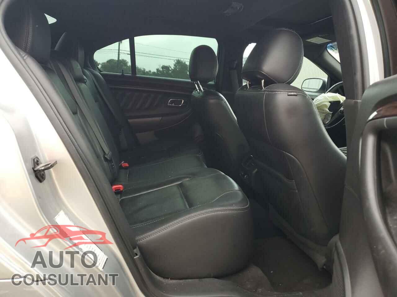 FORD TAURUS 2019 - 1FAHP2F89KG111105