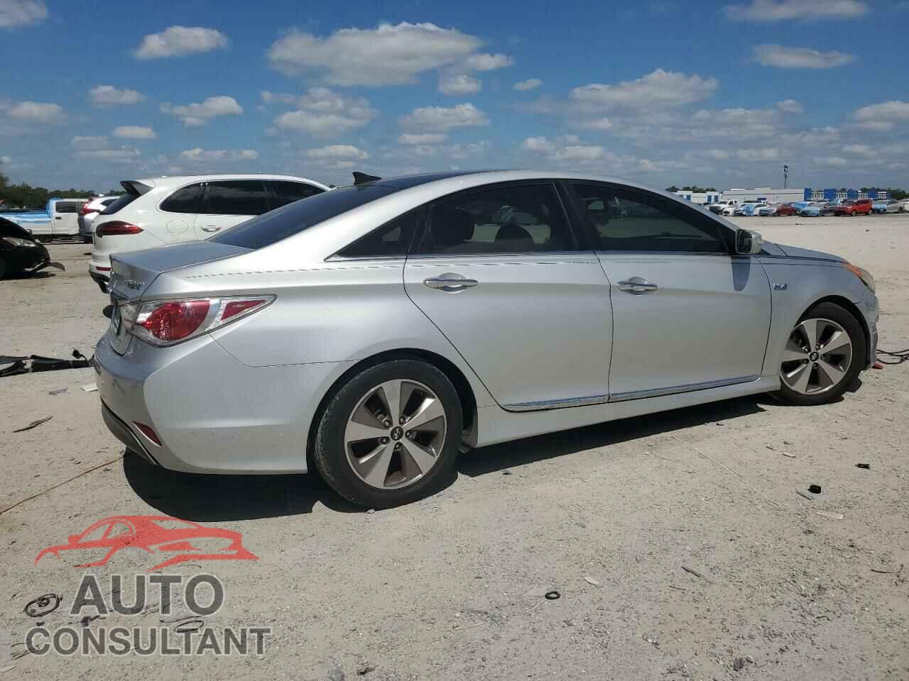 HYUNDAI SONATA 2012 - KMHEC4A41CA039499