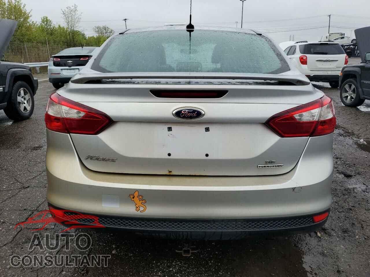 FORD FOCUS 2014 - 1FADP3F27EL389321