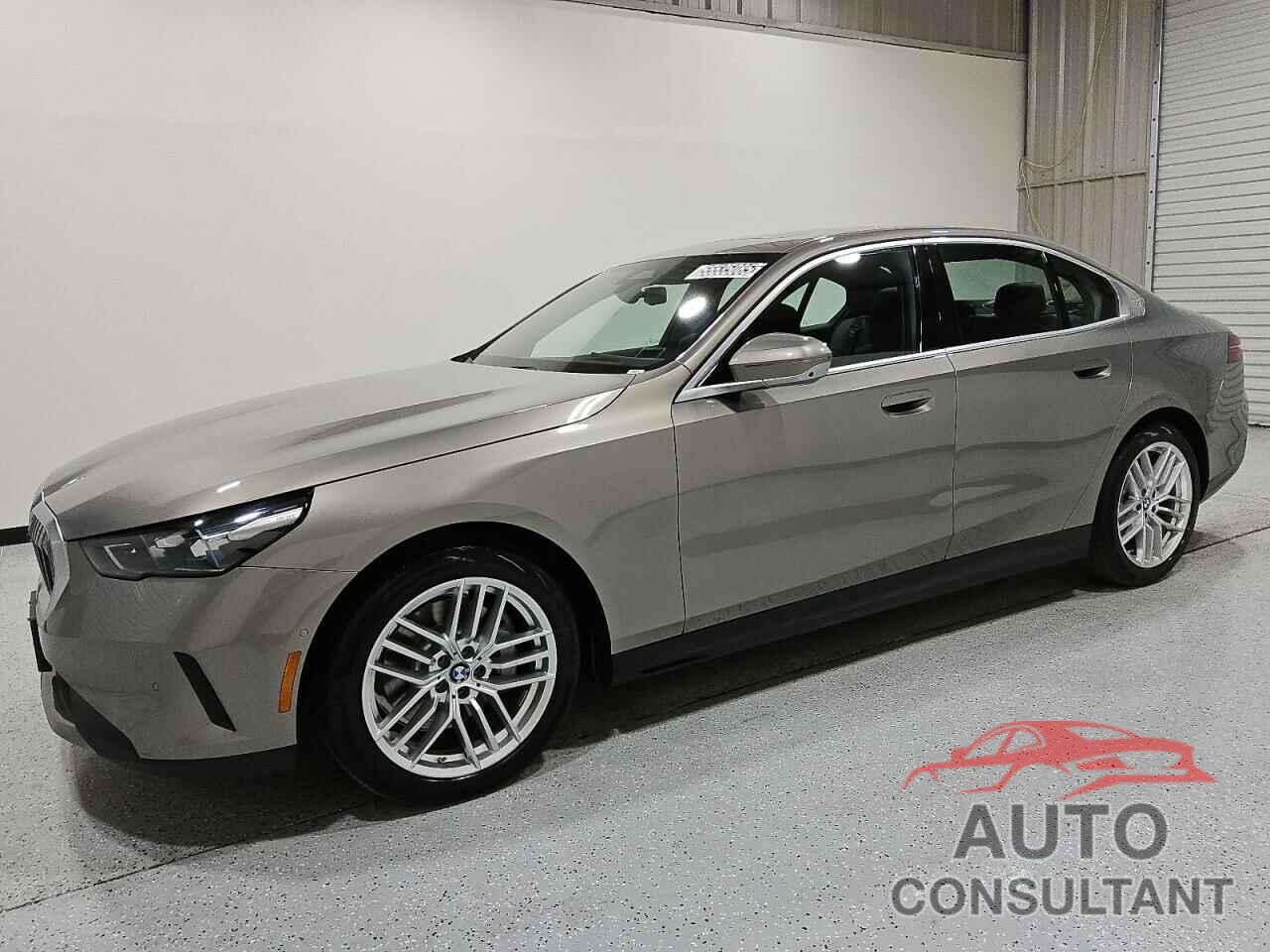 BMW 5 SERIES 2024 - WBA43FJ07RCS37832