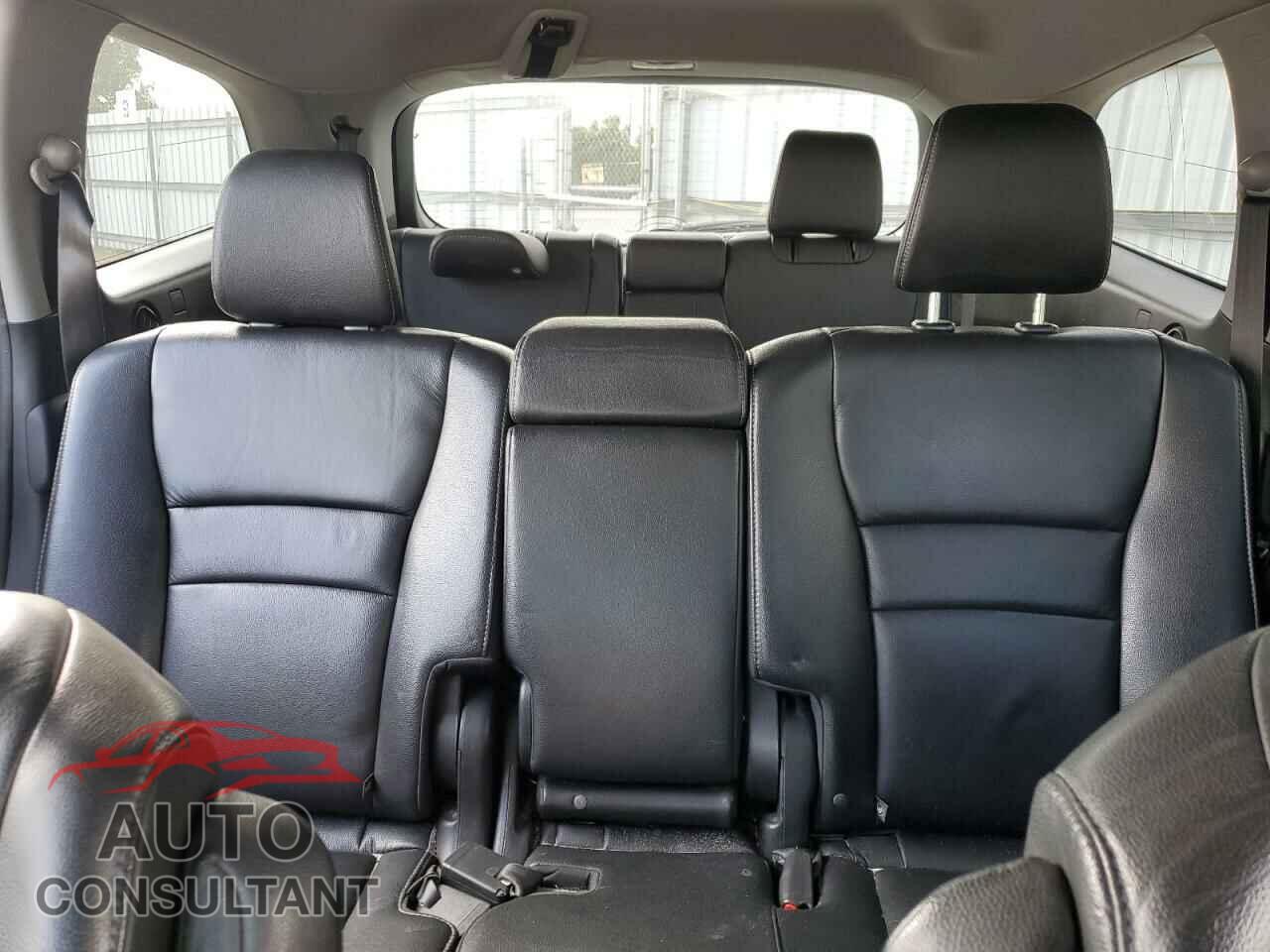 HONDA PILOT 2017 - 5FNYF5H9XHB002658