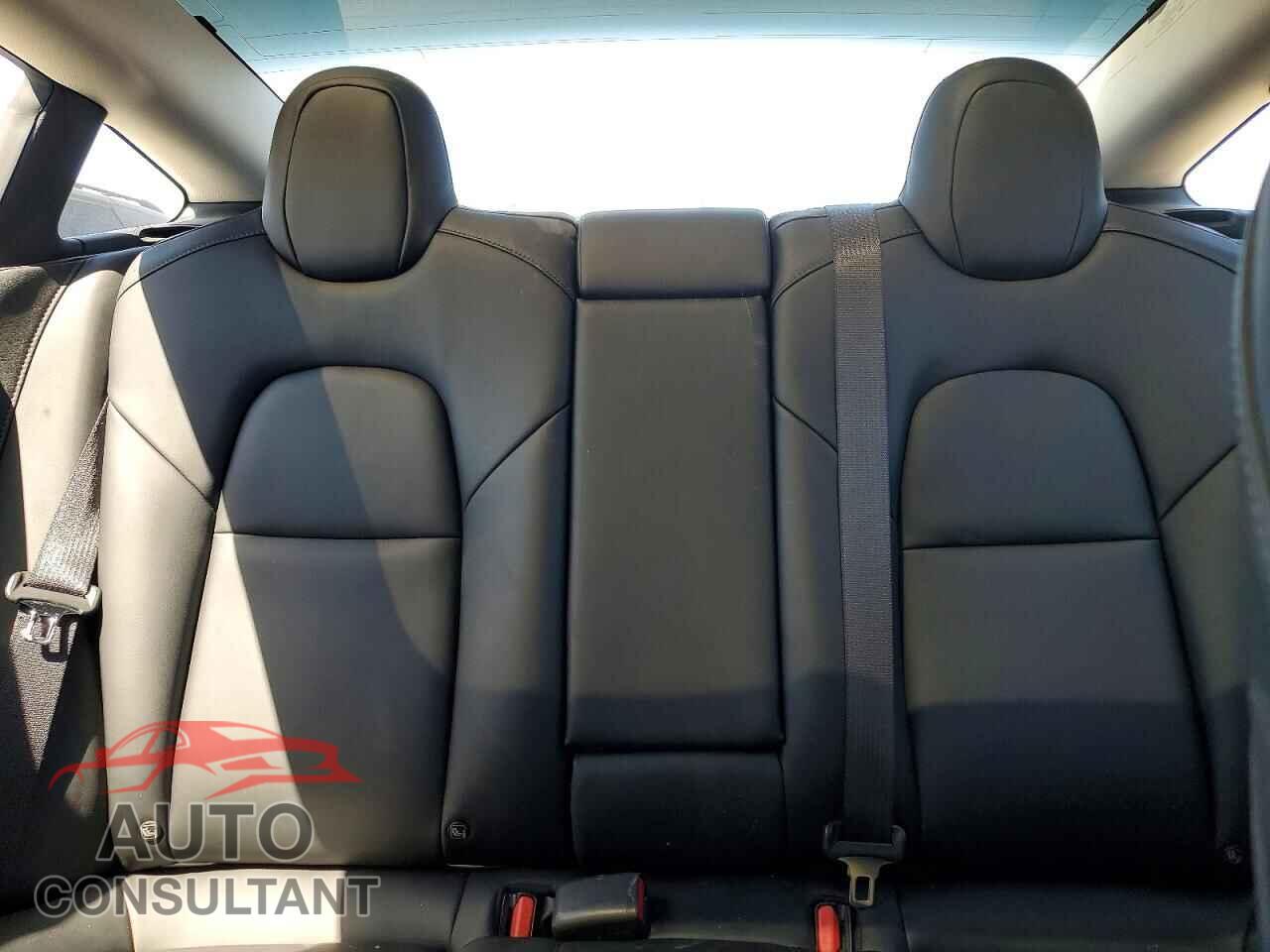 TESLA MODEL 3 2021 - 5YJ3E1EA4MF870699