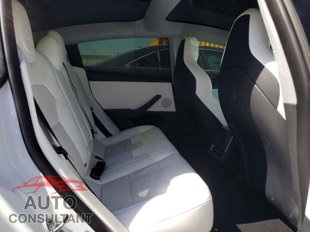 TESLA MODEL 3 2025 - 5YJ3E1ET2SF079750