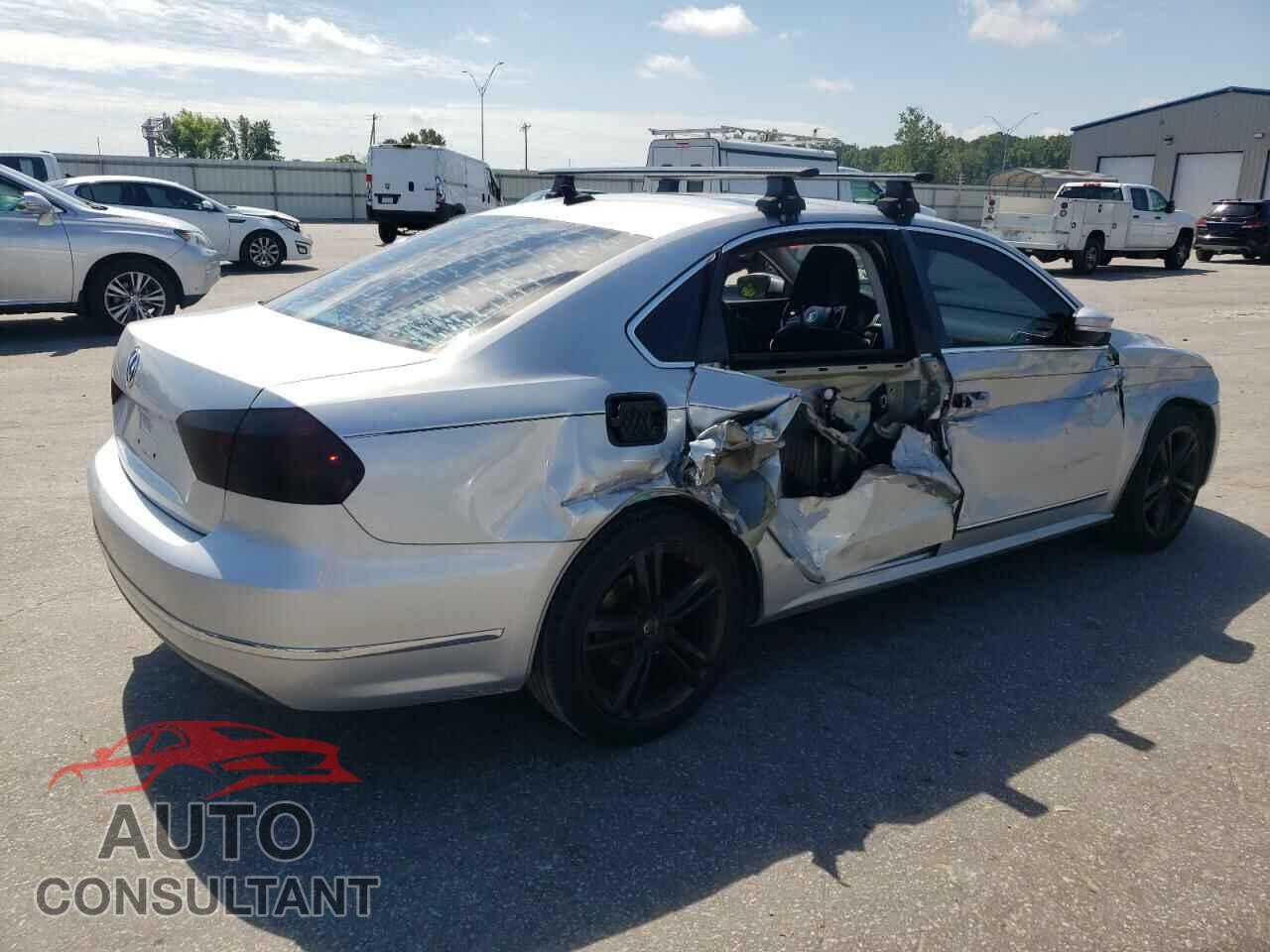VOLKSWAGEN PASSAT 2015 - 1VWCS7A38FC021594