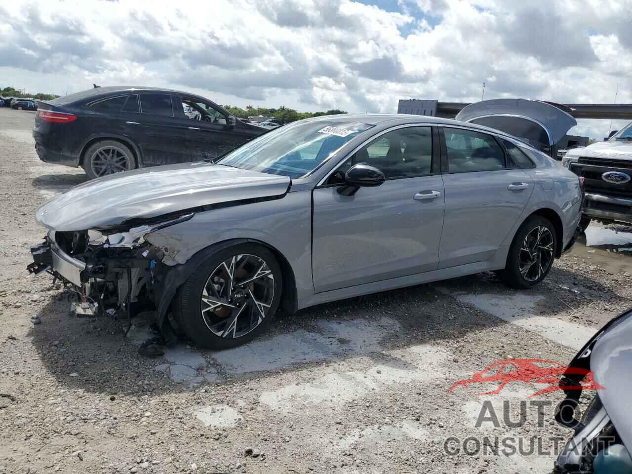 KIA K5 2025 - KNAG64J7XS5327945