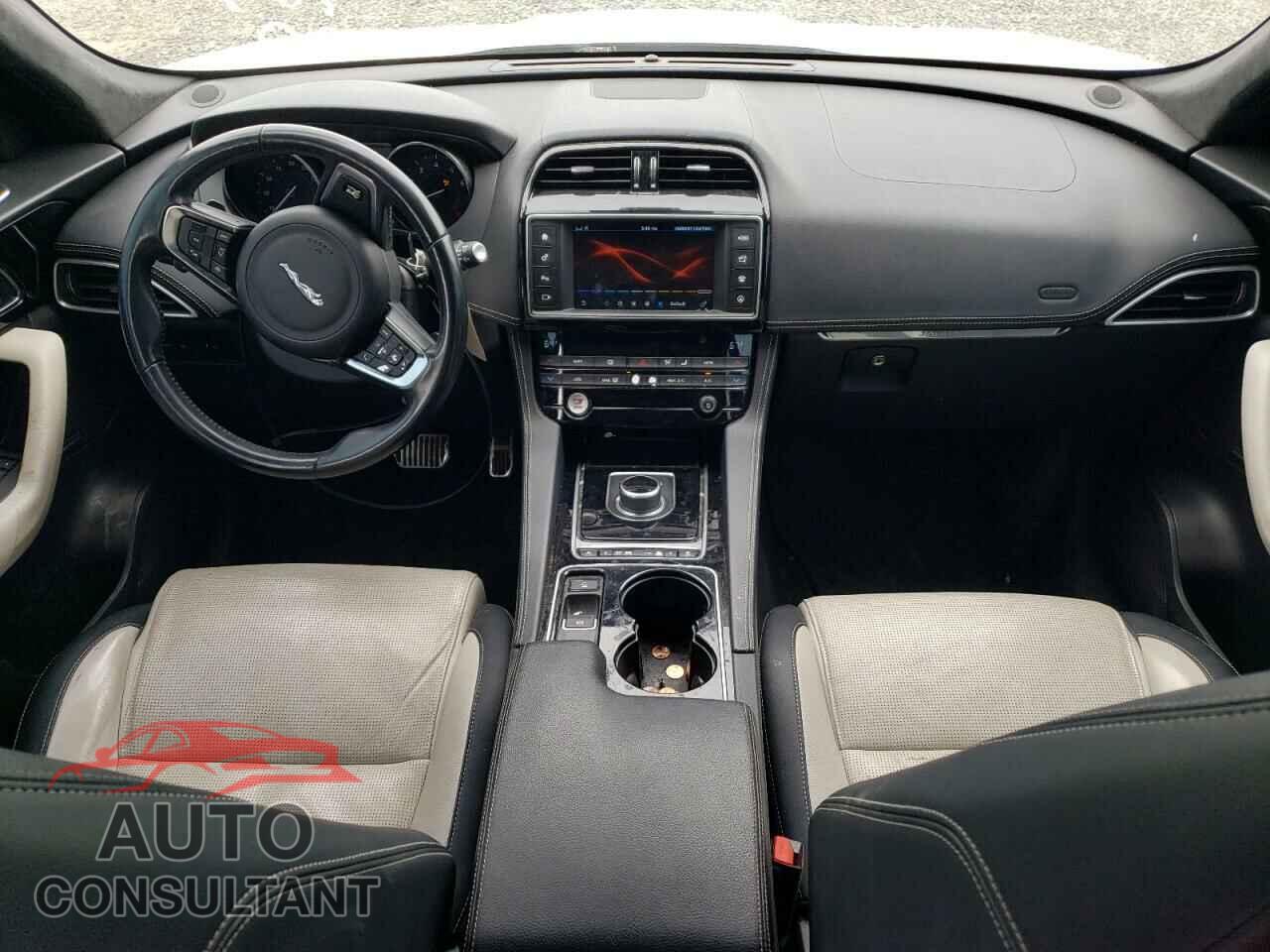 JAGUAR F-PACE 2017 - SADCL2BV2HA067489