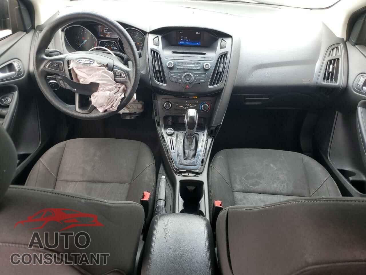 FORD FOCUS 2015 - 1FADP3F23FL338903