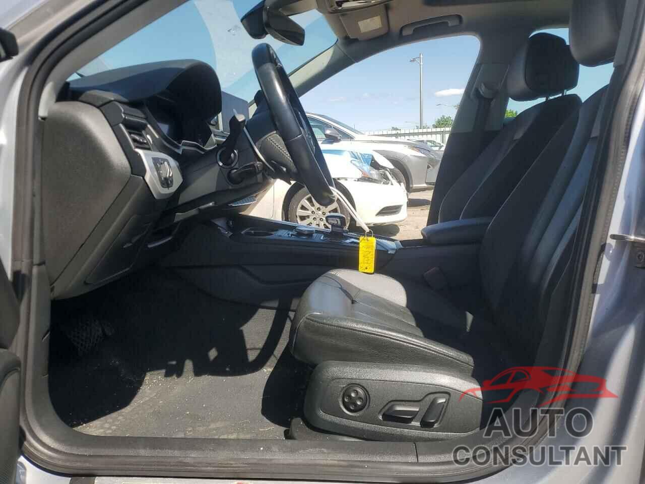 AUDI A4 2017 - WAUDNAF43HN058800
