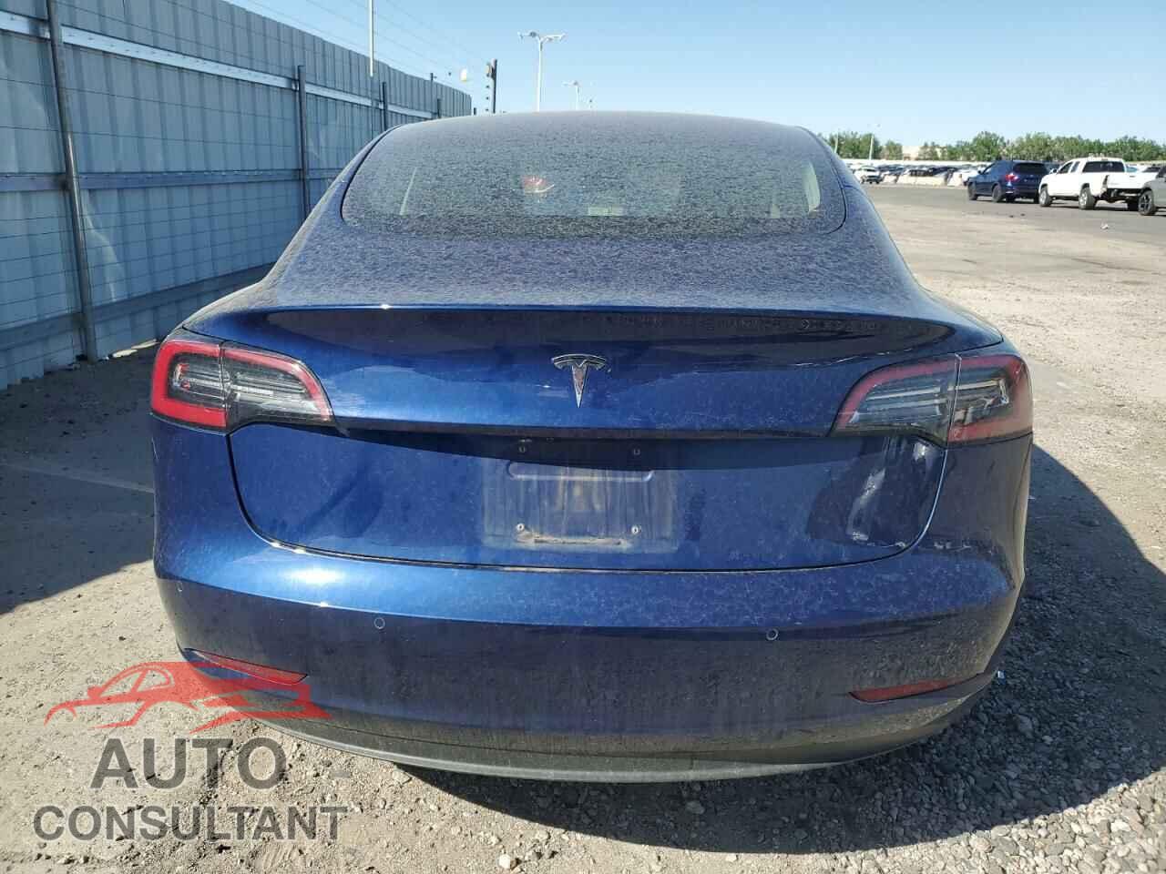 TESLA MODEL 3 2018 - 5YJ3E1EBXJF105307
