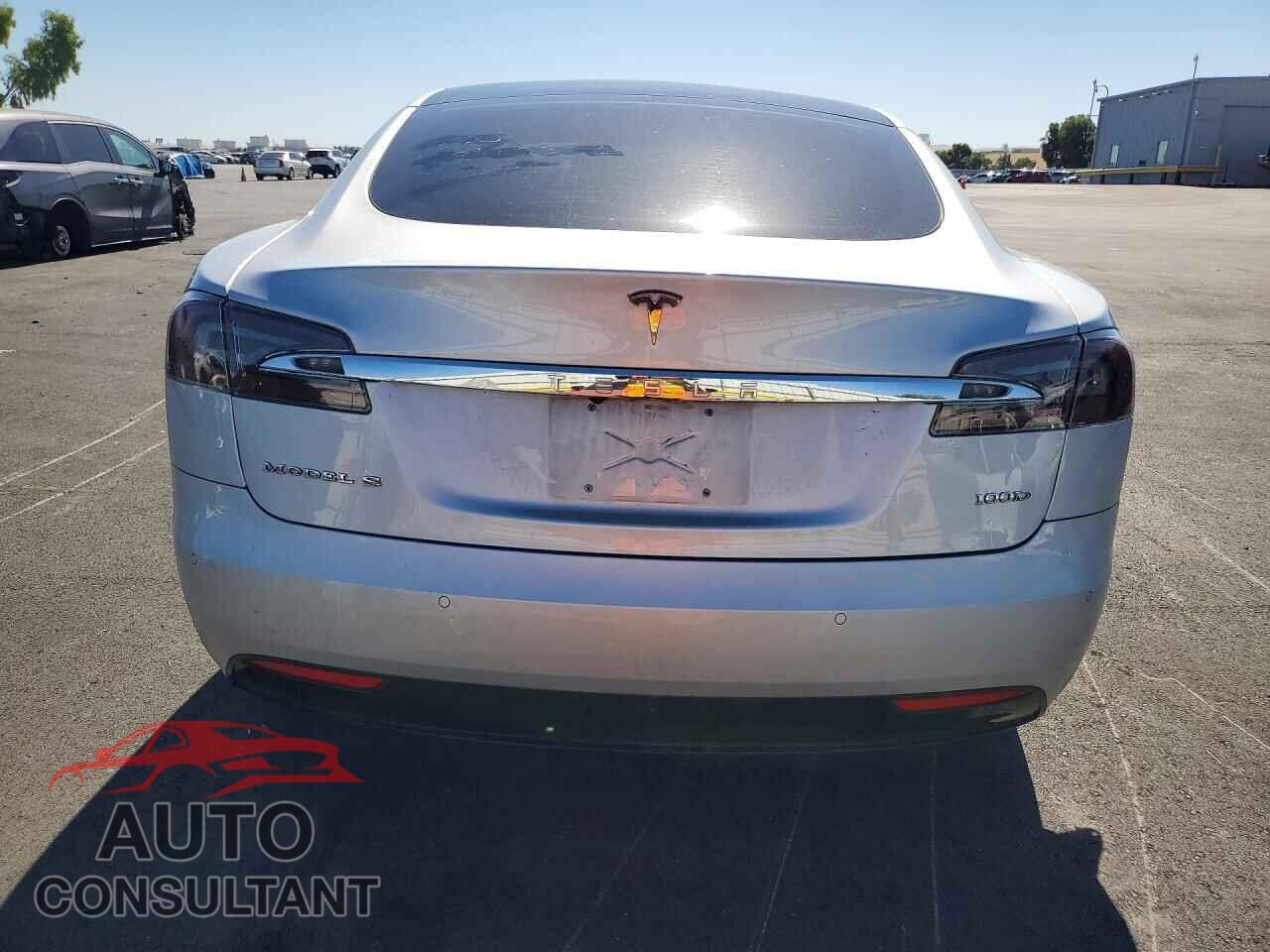 TESLA MODEL S 2017 - 5YJSA1E26HF204353