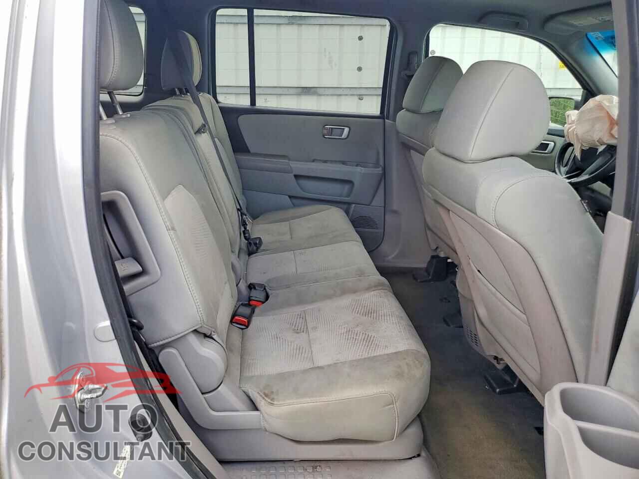 HONDA PILOT 2015 - 5FNYF4H26FB041130