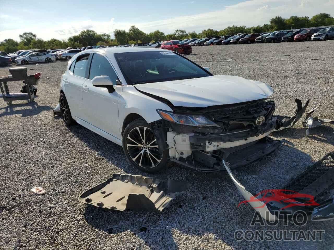 TOYOTA CAMRY 2018 - 4T1B11HK0JU551469