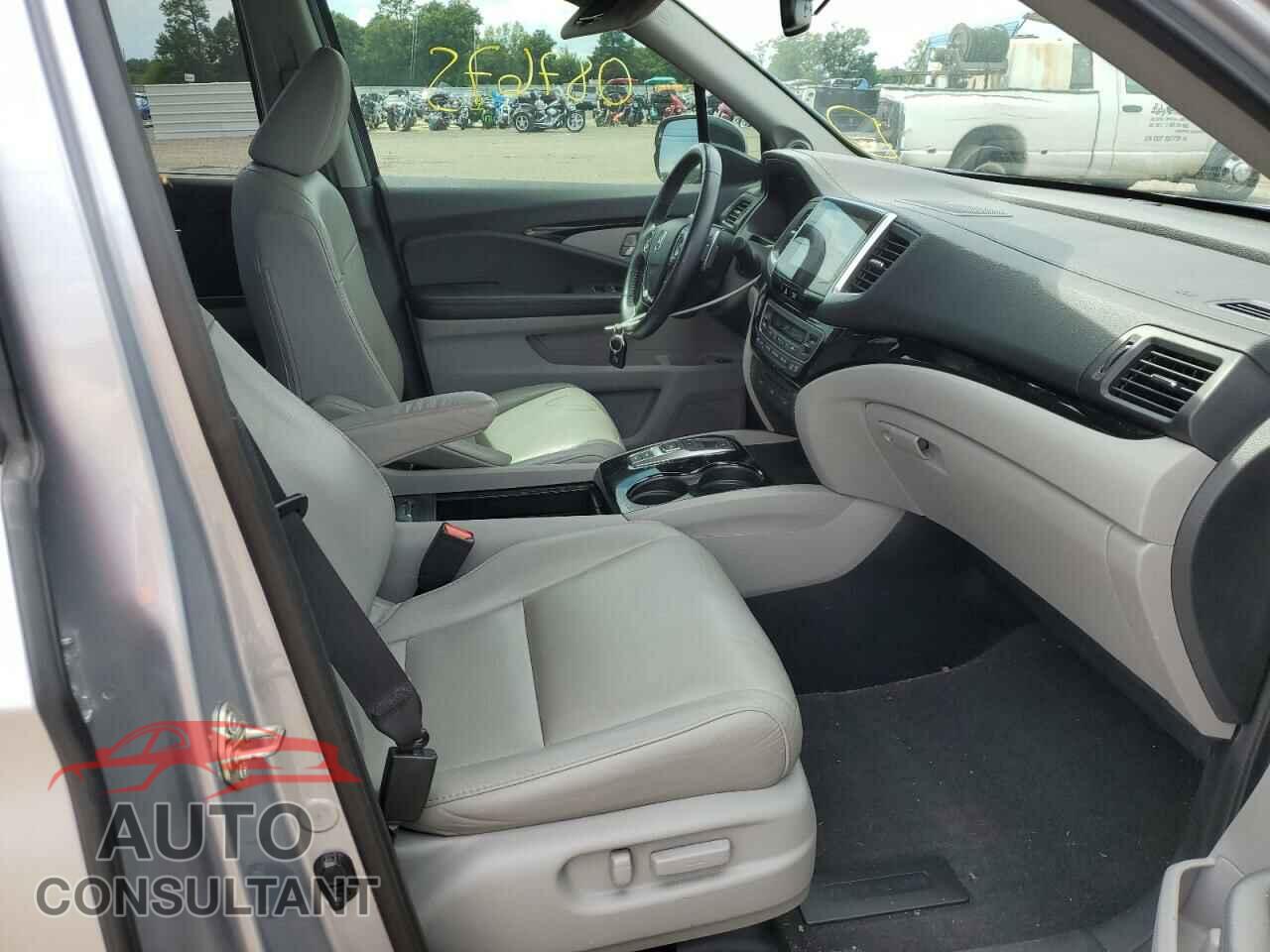 HONDA PILOT 2017 - 5FNYF5H9XHB004197
