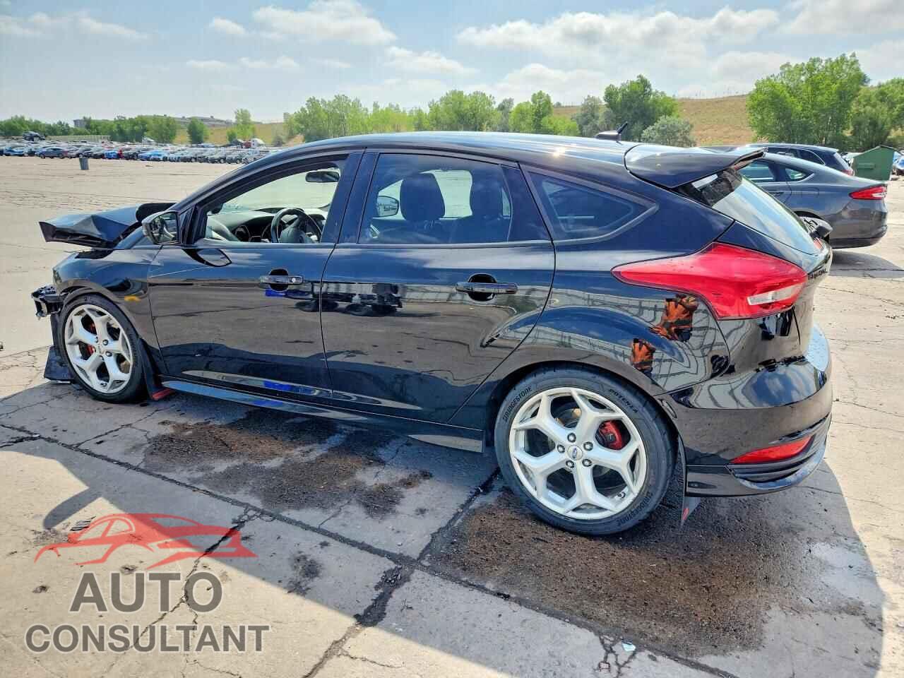 FORD FOCUS 2018 - 1FADP3L99JL210787
