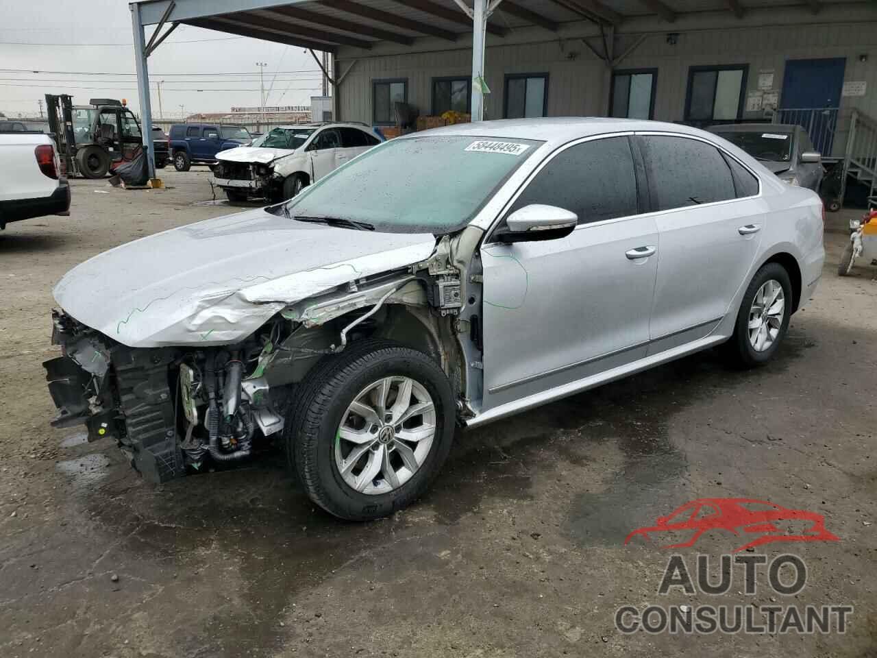 VOLKSWAGEN PASSAT 2017 - 1VWAT7A32HC059233