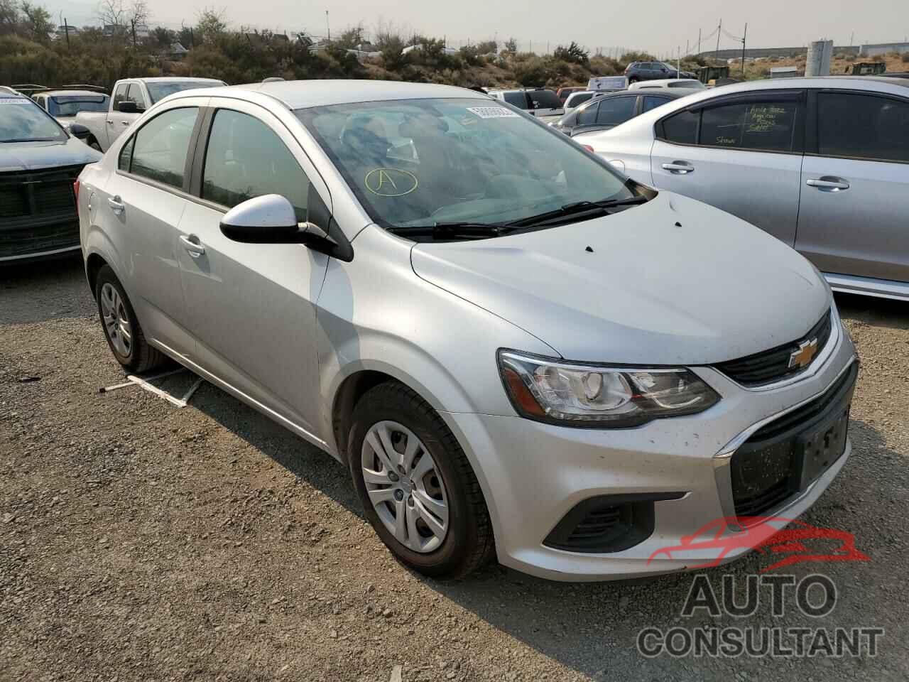 CHEVROLET SONIC 2018 - 1G1JB5SH7J4103045