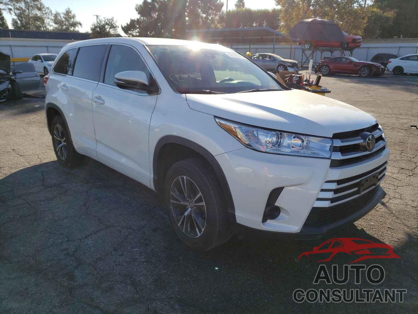 TOYOTA HIGHLANDER 2017 - 5TDZARFH2HS028669