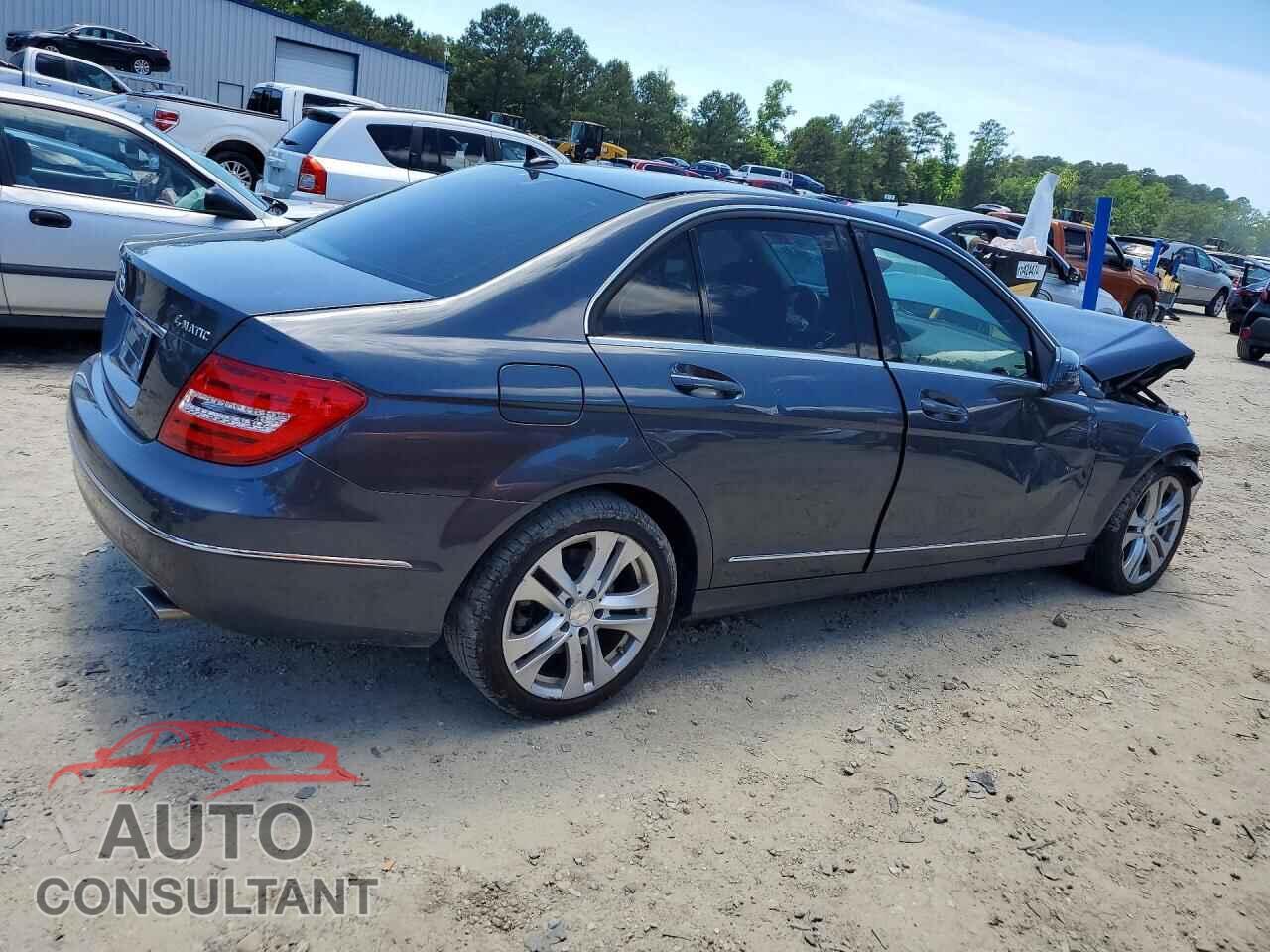 MERCEDES-BENZ C-CLASS 2013 - WDDGF8AB0DA820645