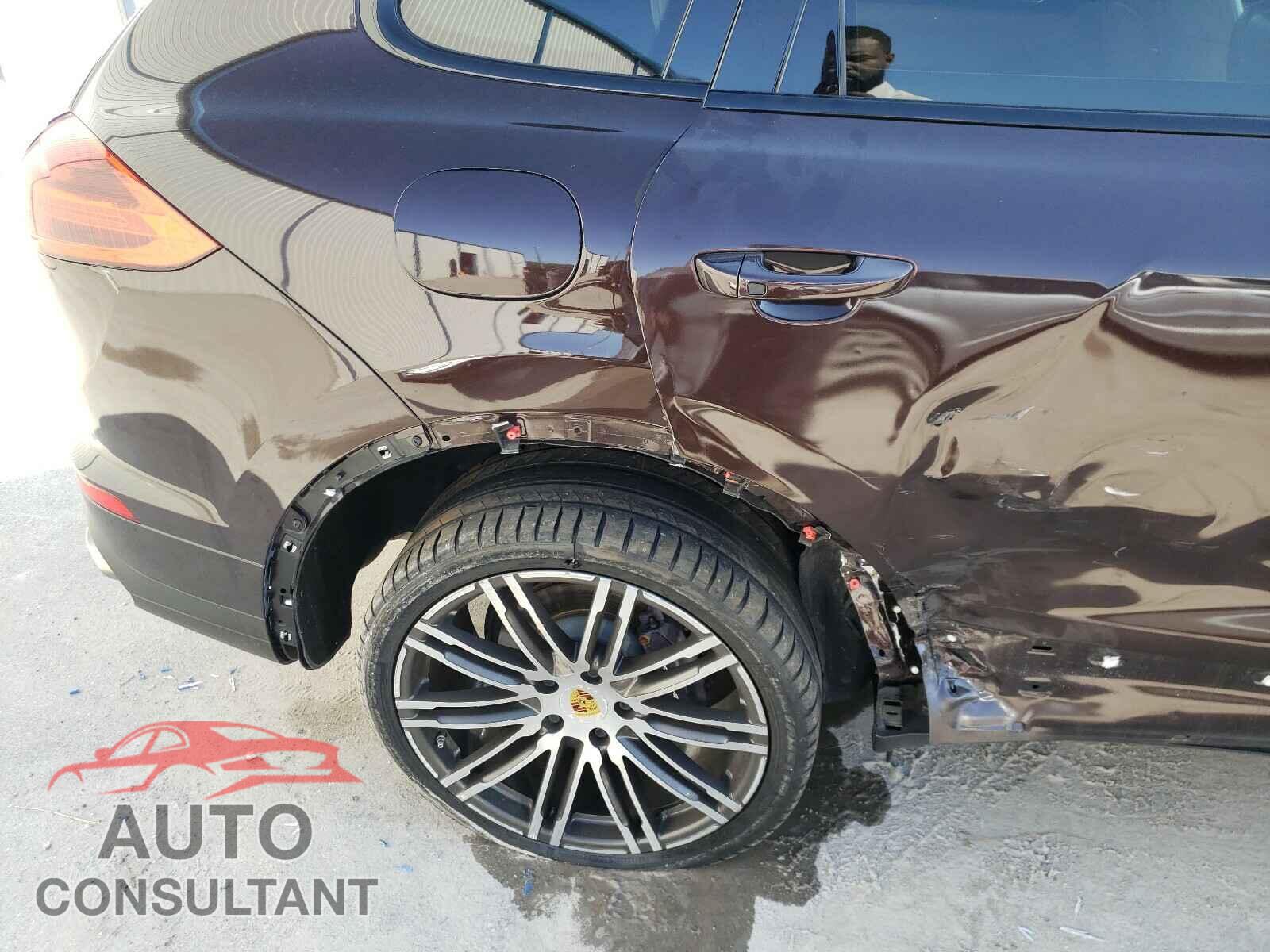 PORSCHE CAYENNE 2017 - WP1AA2A28HKA82460