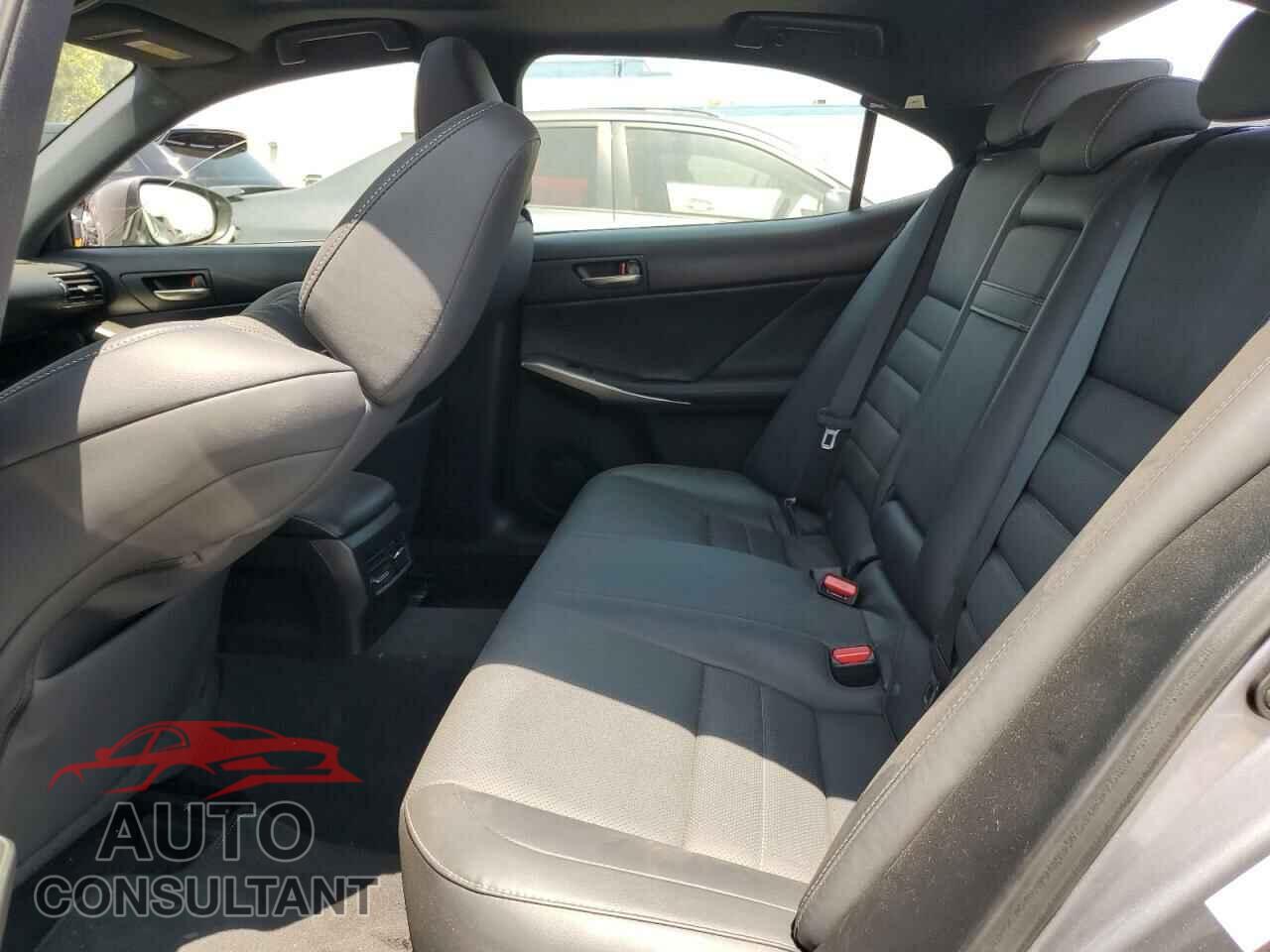 LEXUS IS 2018 - JTHBA1D23J5083627