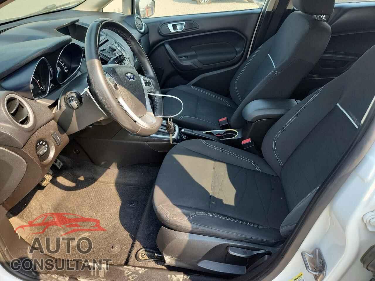 FORD FIESTA 2014 - 3FADP4EJ0EM107744