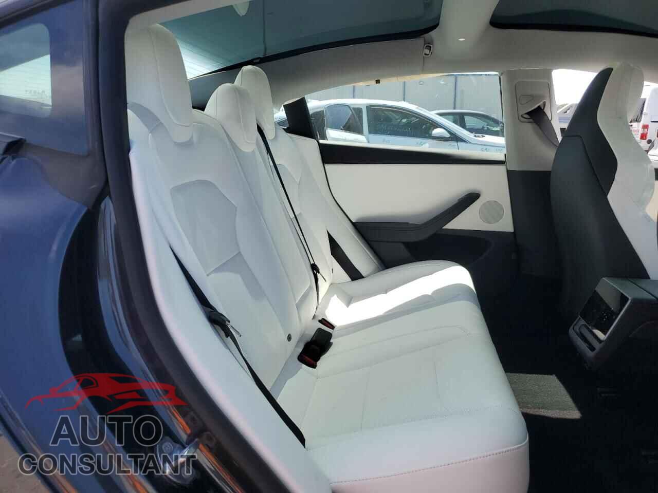 TESLA MODEL 3 2024 - 5YJ3E1ET0RF869607