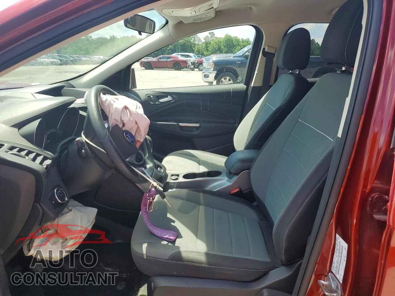 FORD ESCAPE 2015 - 1FMCU0G71FUC77015