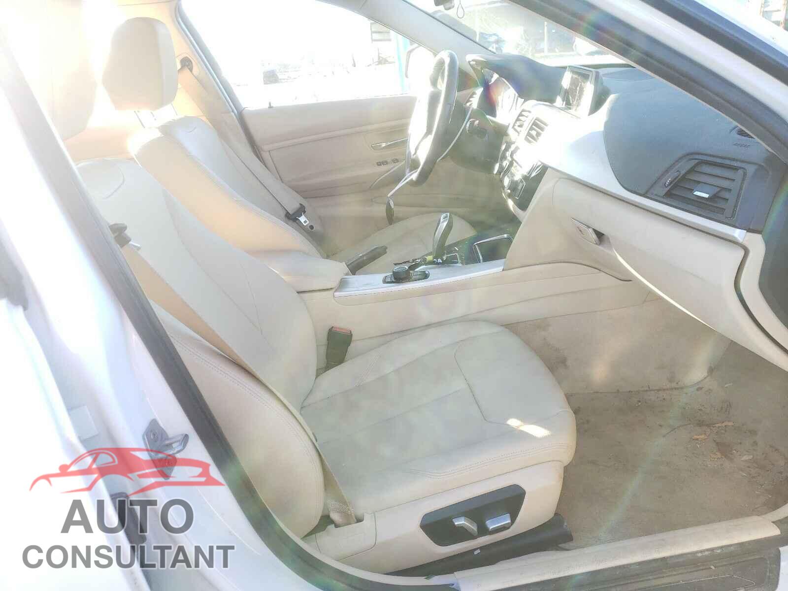 BMW 3 SERIES 2016 - WBA8E1G5XGNT35238