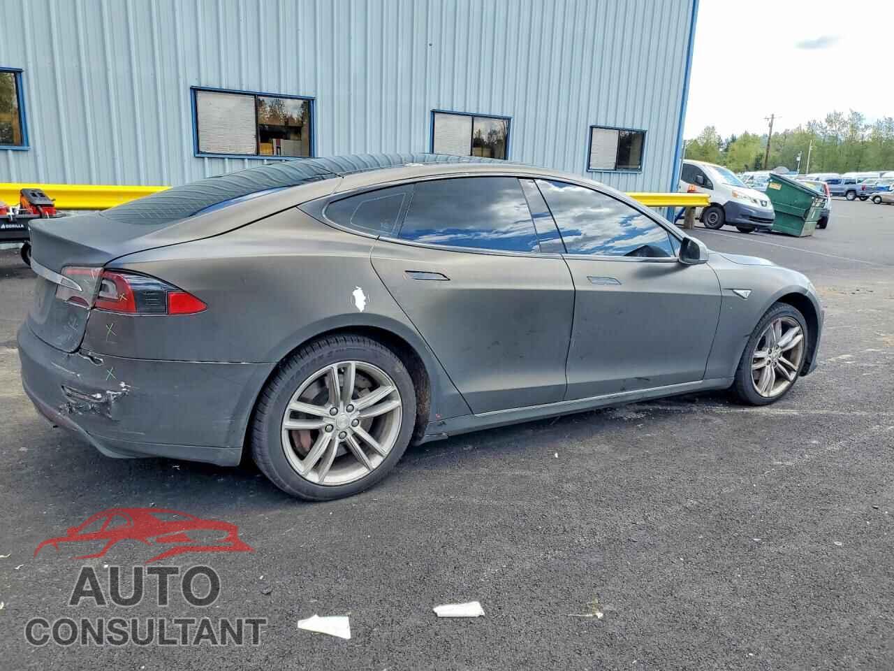 TESLA MODEL S 2014 - 5YJSA1H17EFP46124