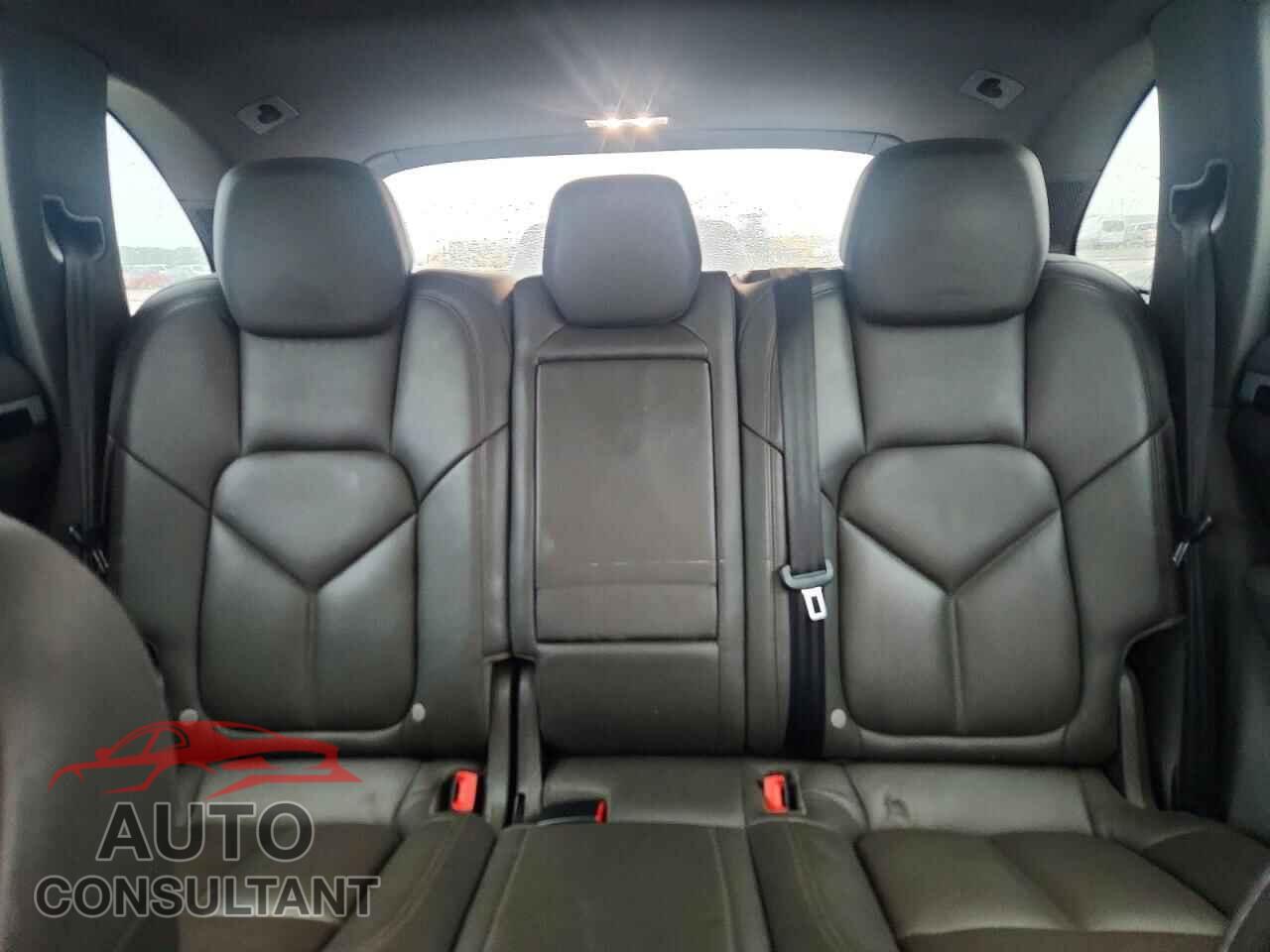 PORSCHE CAYENNE 2017 - WP1AA2A29HKA89076