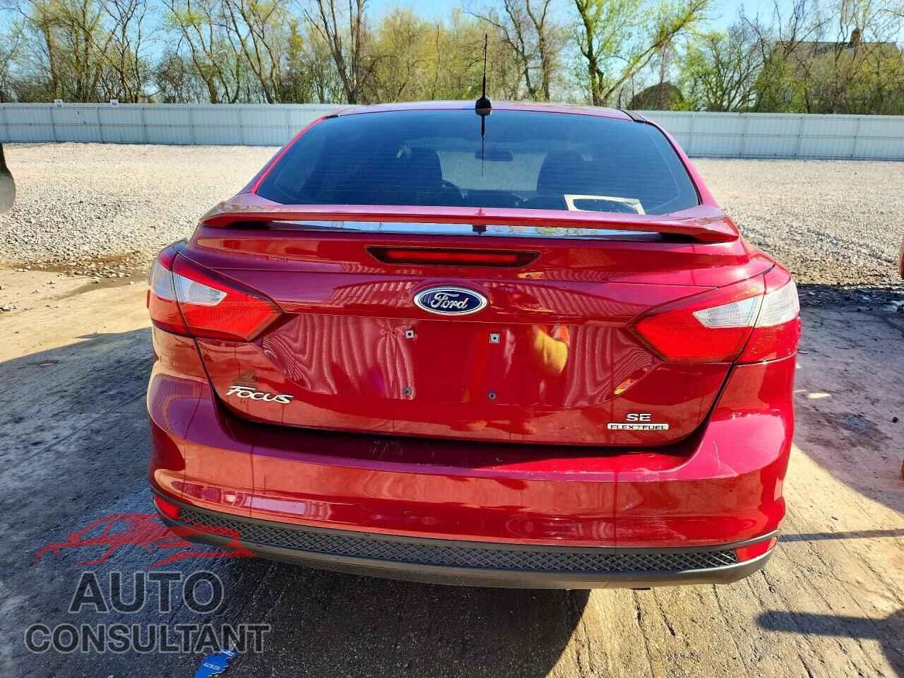 FORD FOCUS 2014 - 1FADP3F2XEL136204