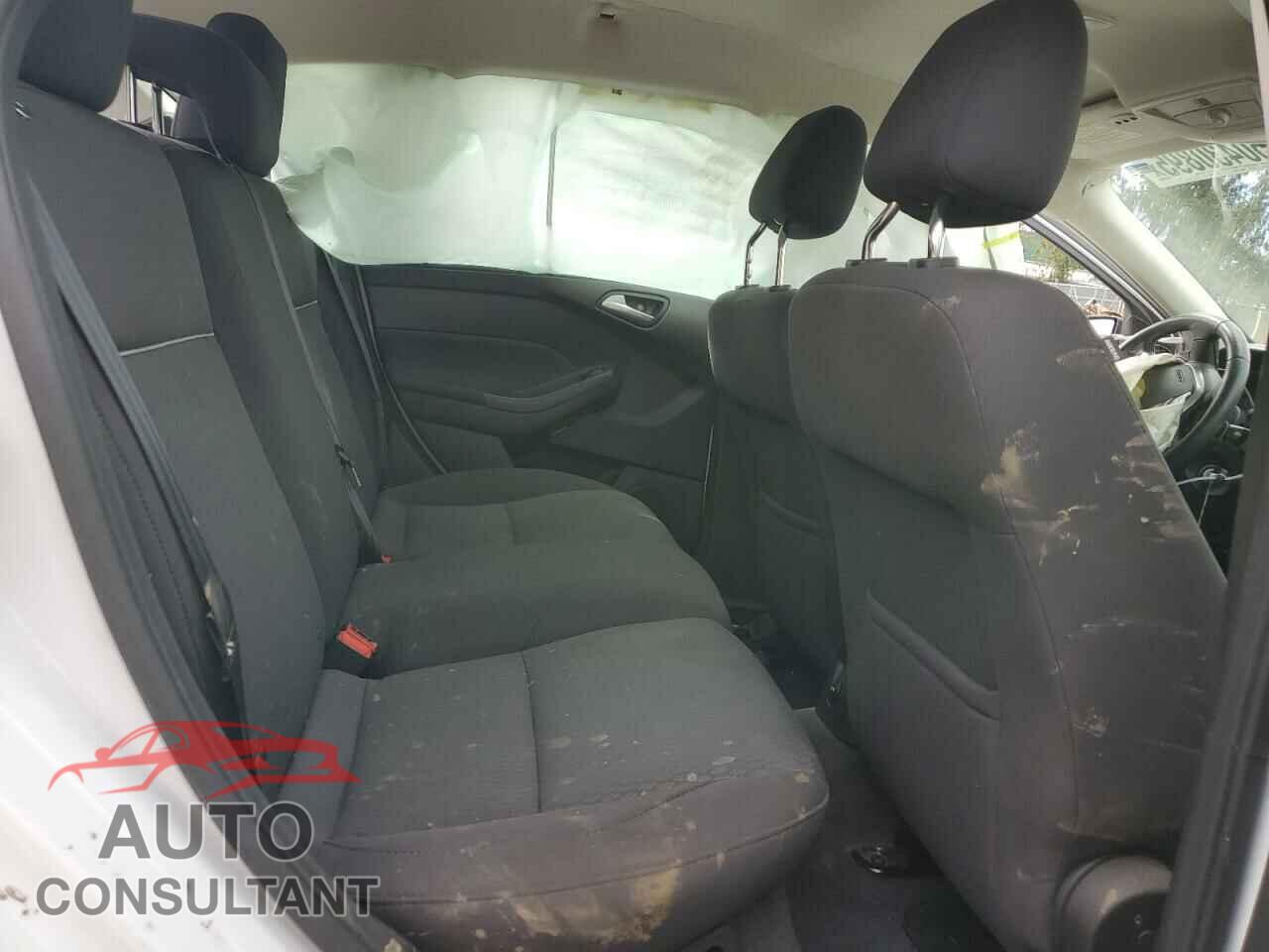 FORD FOCUS 2012 - 1FAHP3M26CL135407